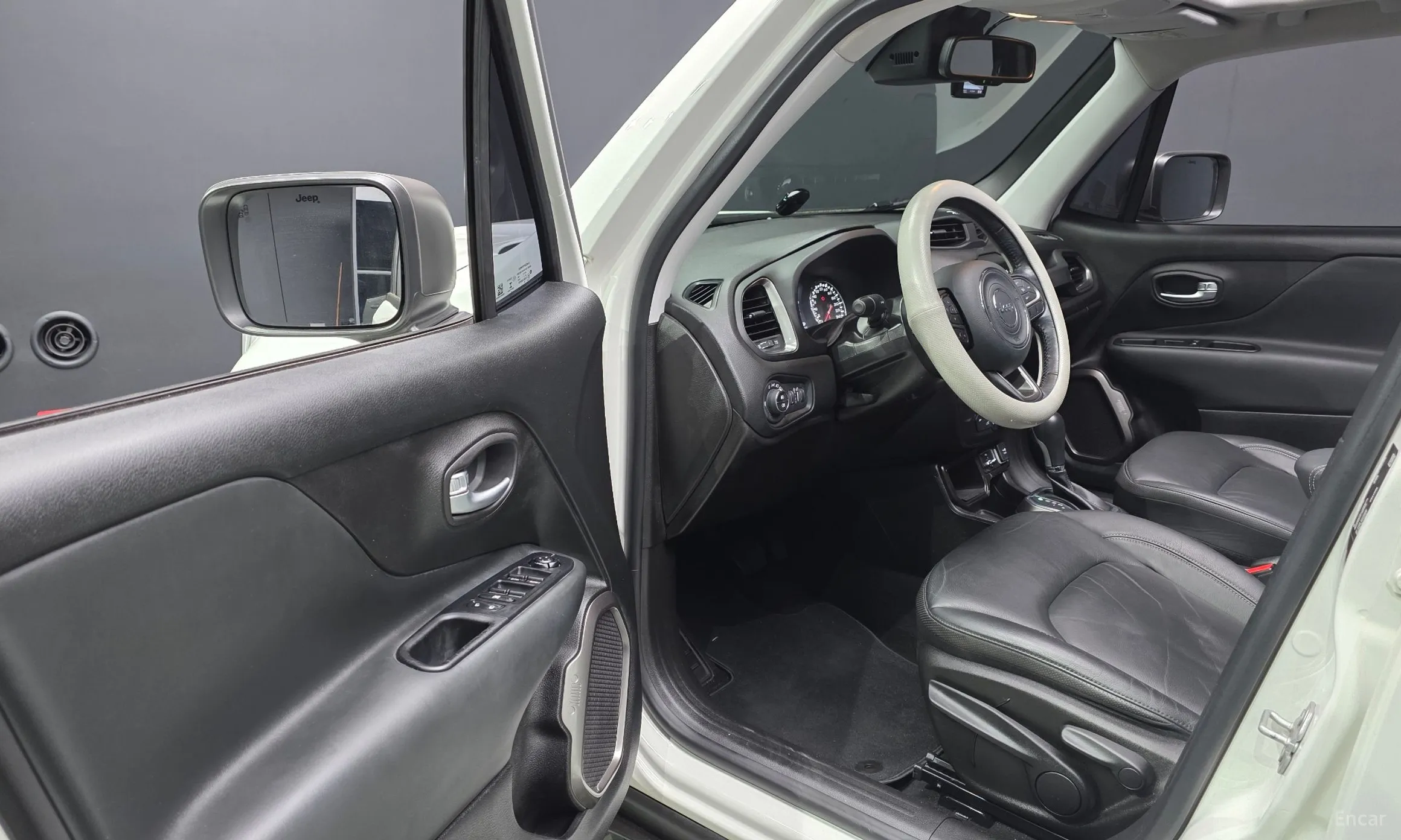 Jeep Renegade превью 11