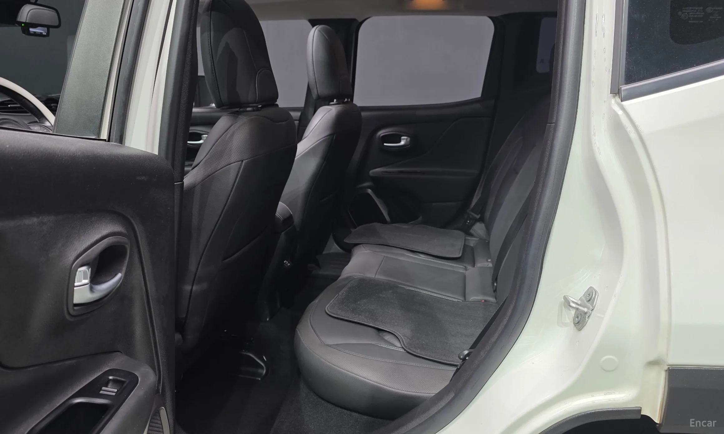 Jeep Renegade превью 12