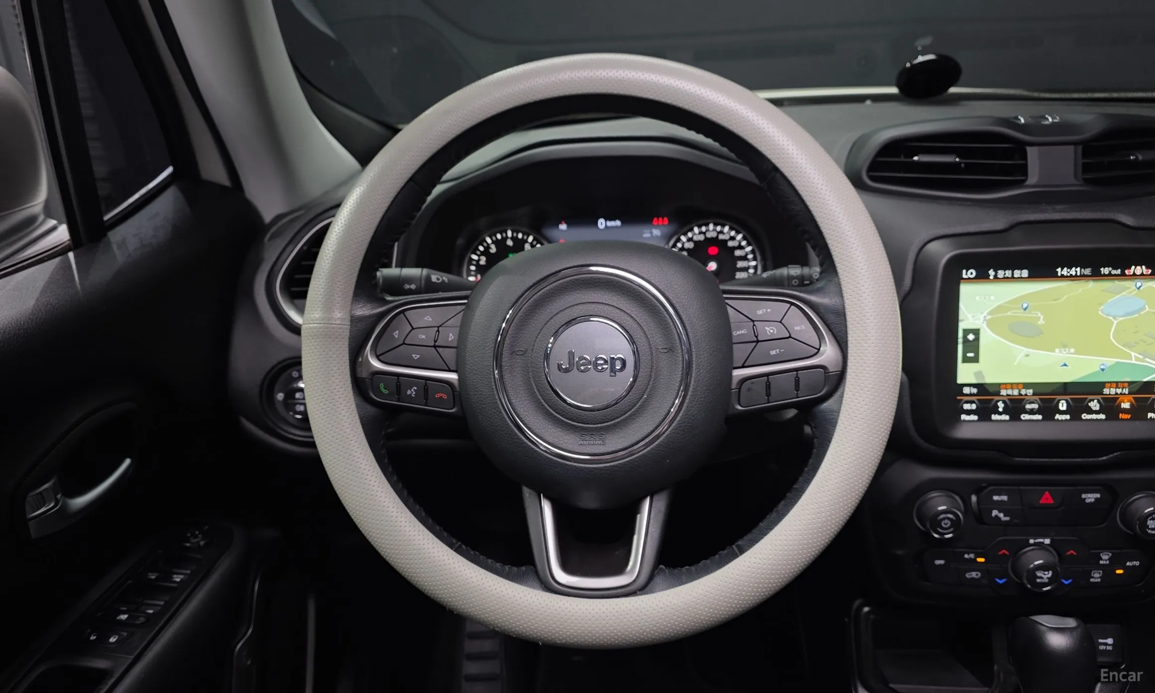 Jeep Renegade превью 13