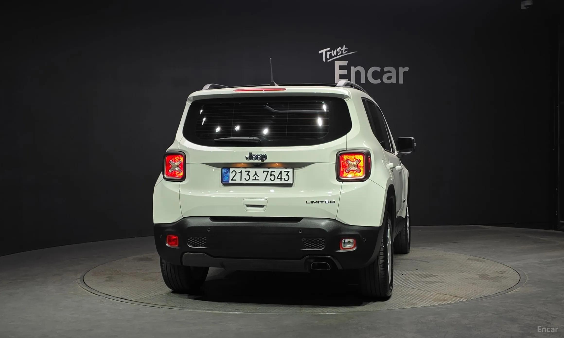 Jeep Renegade превью 4