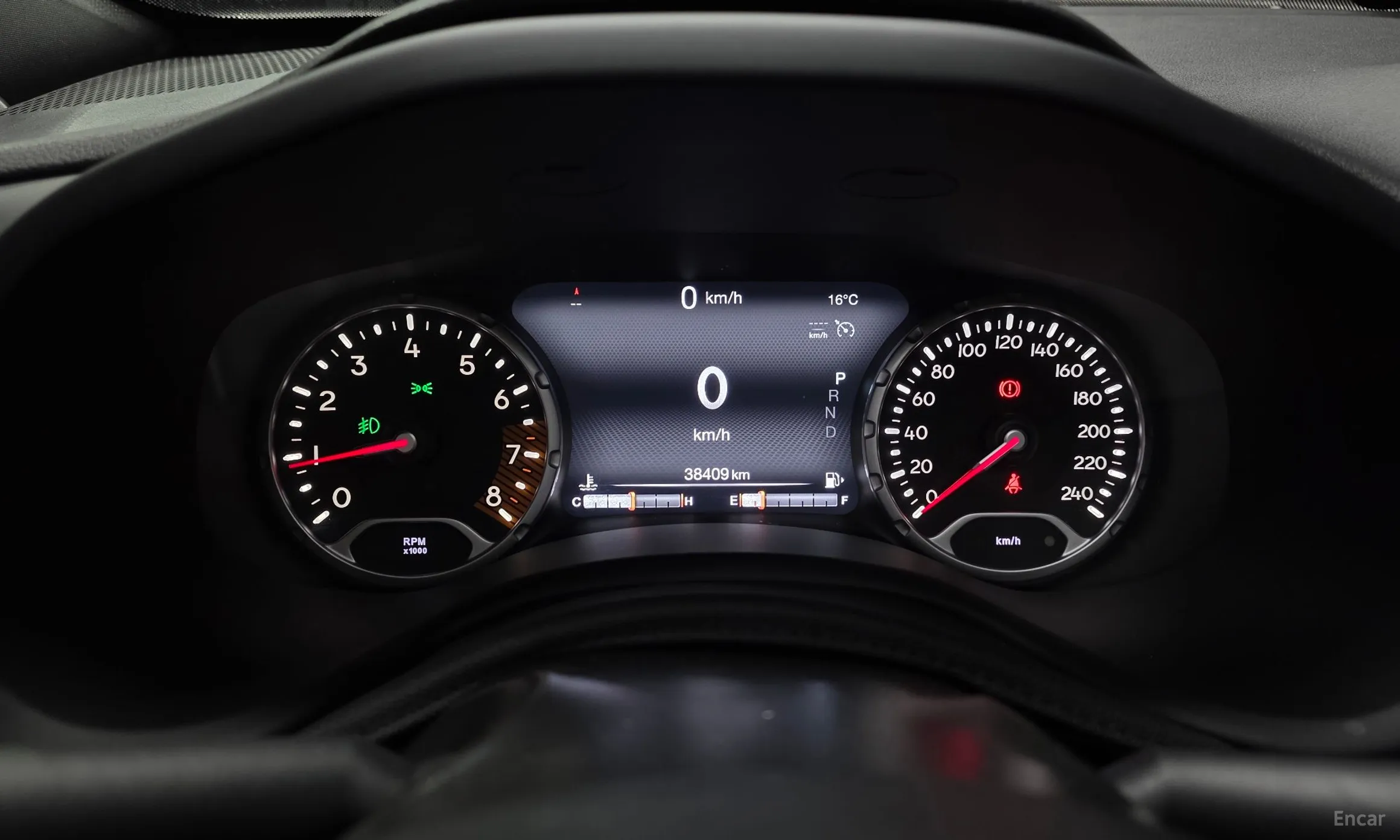 Jeep Renegade превью 8