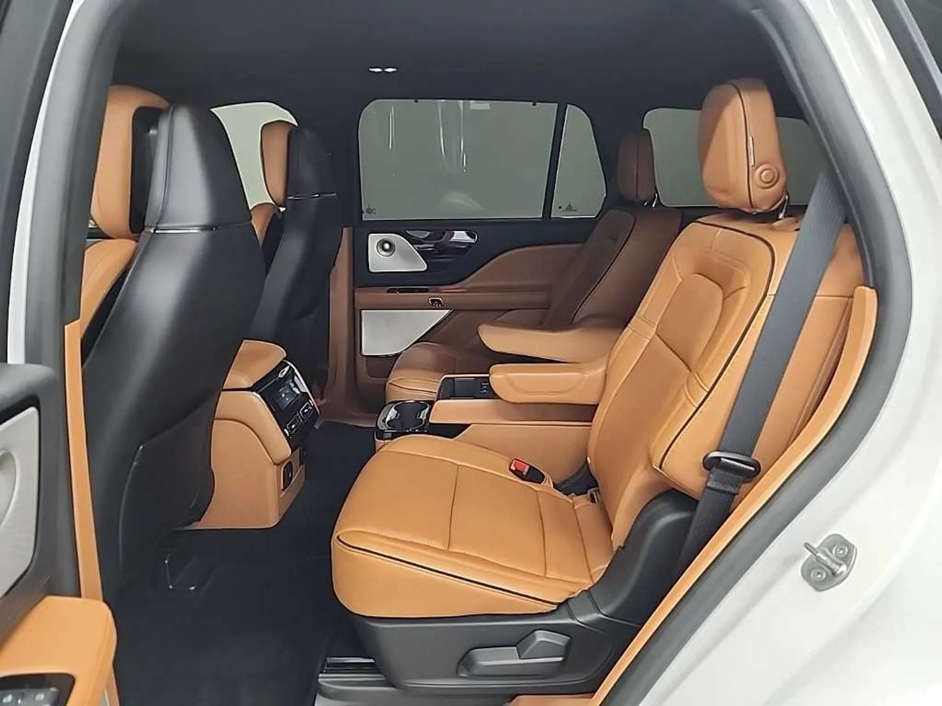 Lincoln Aviator 2nd Generation превью 12