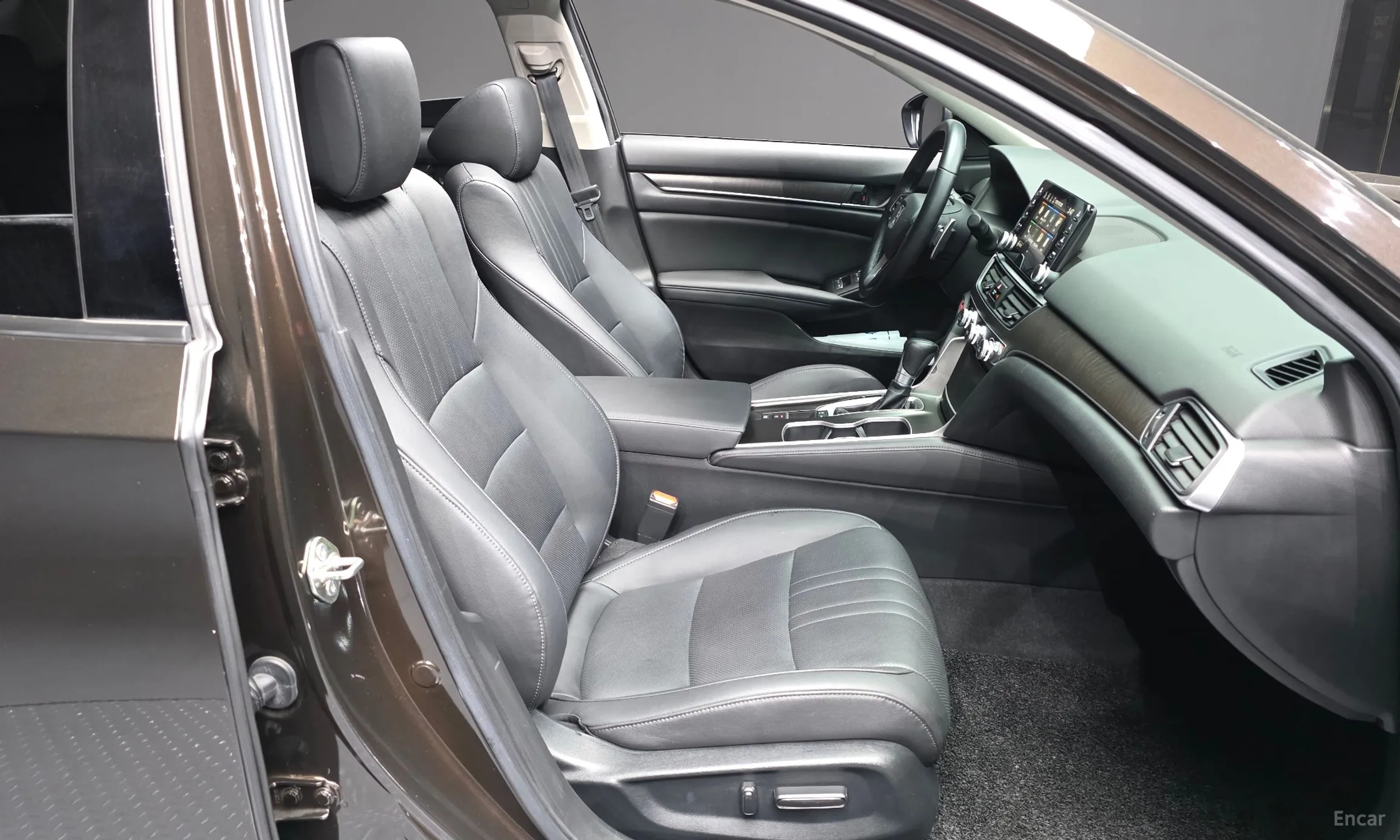 Honda Accord 10th Generation превью 11
