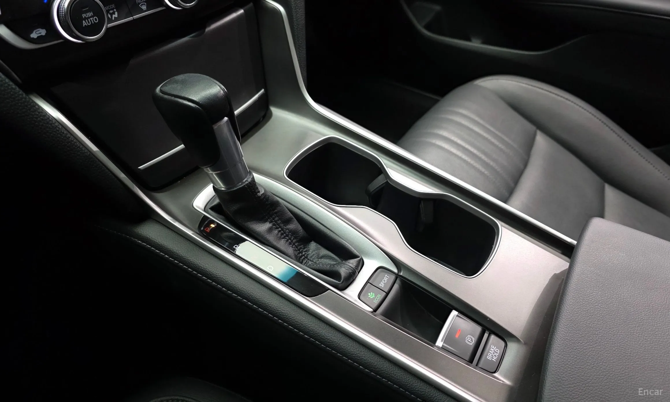 Honda Accord 10th Generation превью 9