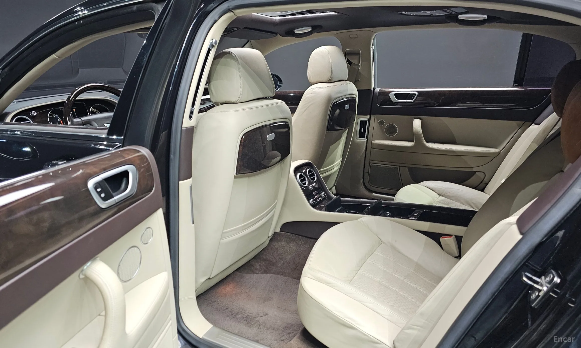 Bentley Flying Spur Gen 1 превью 12