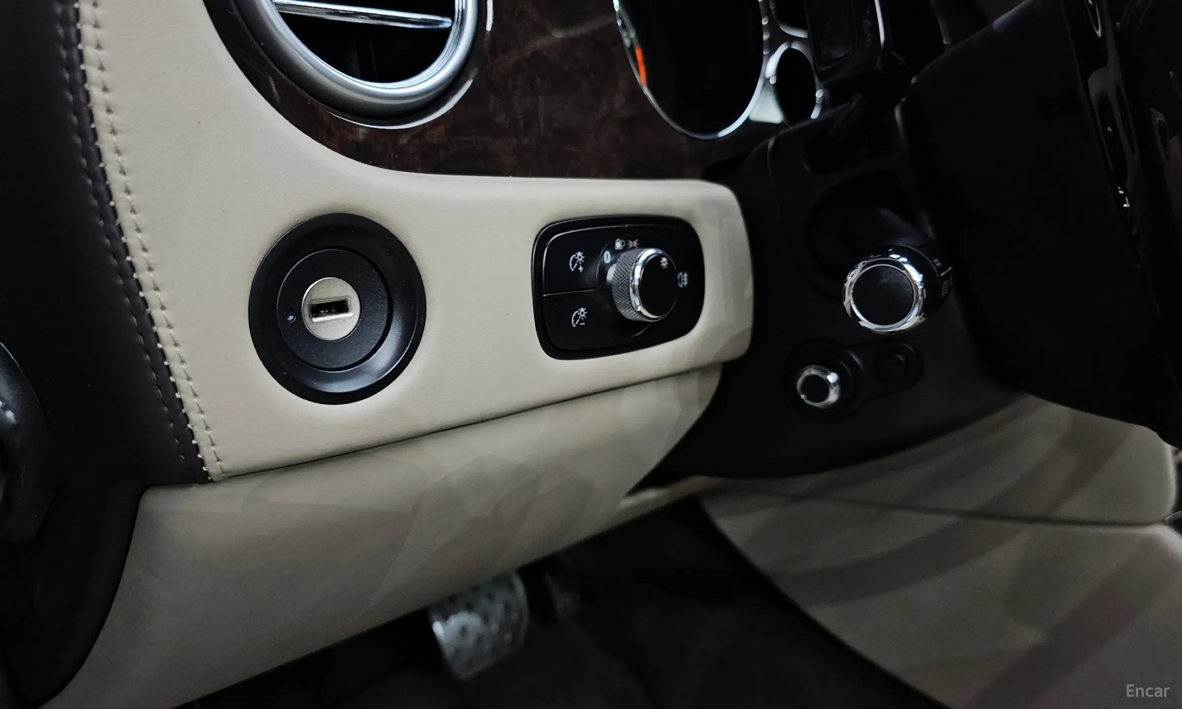 Bentley Flying Spur Gen 1 превью 19