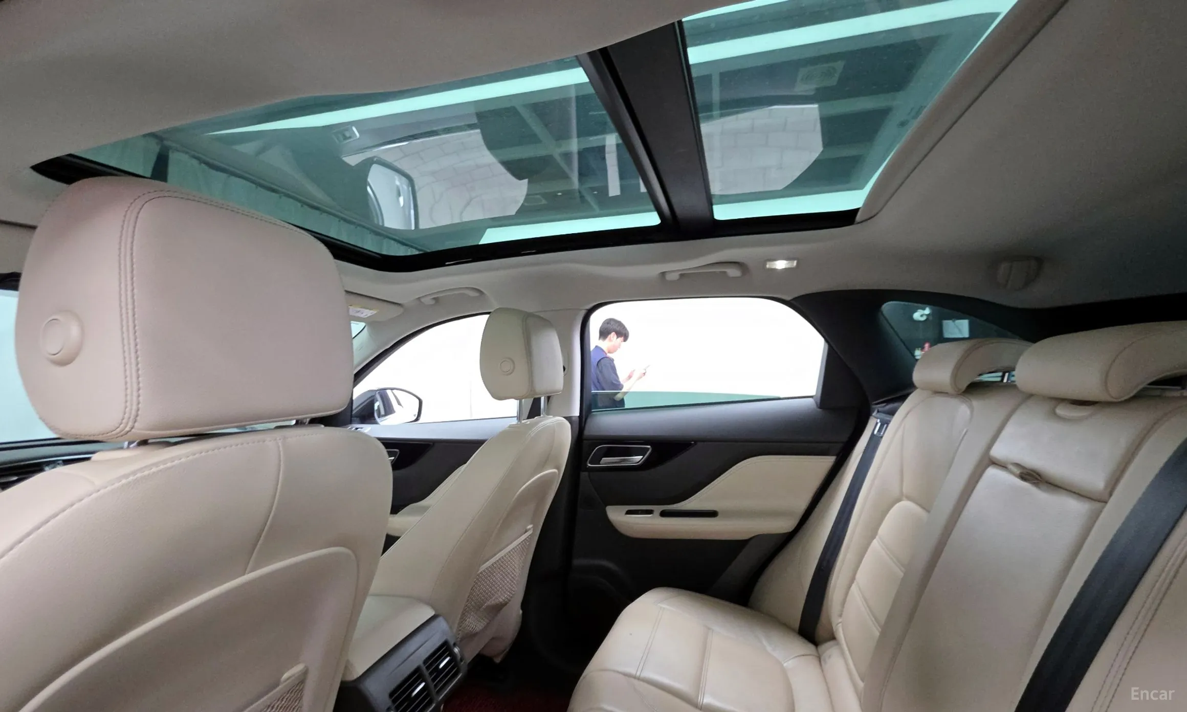Jaguar F-PACE превью 18