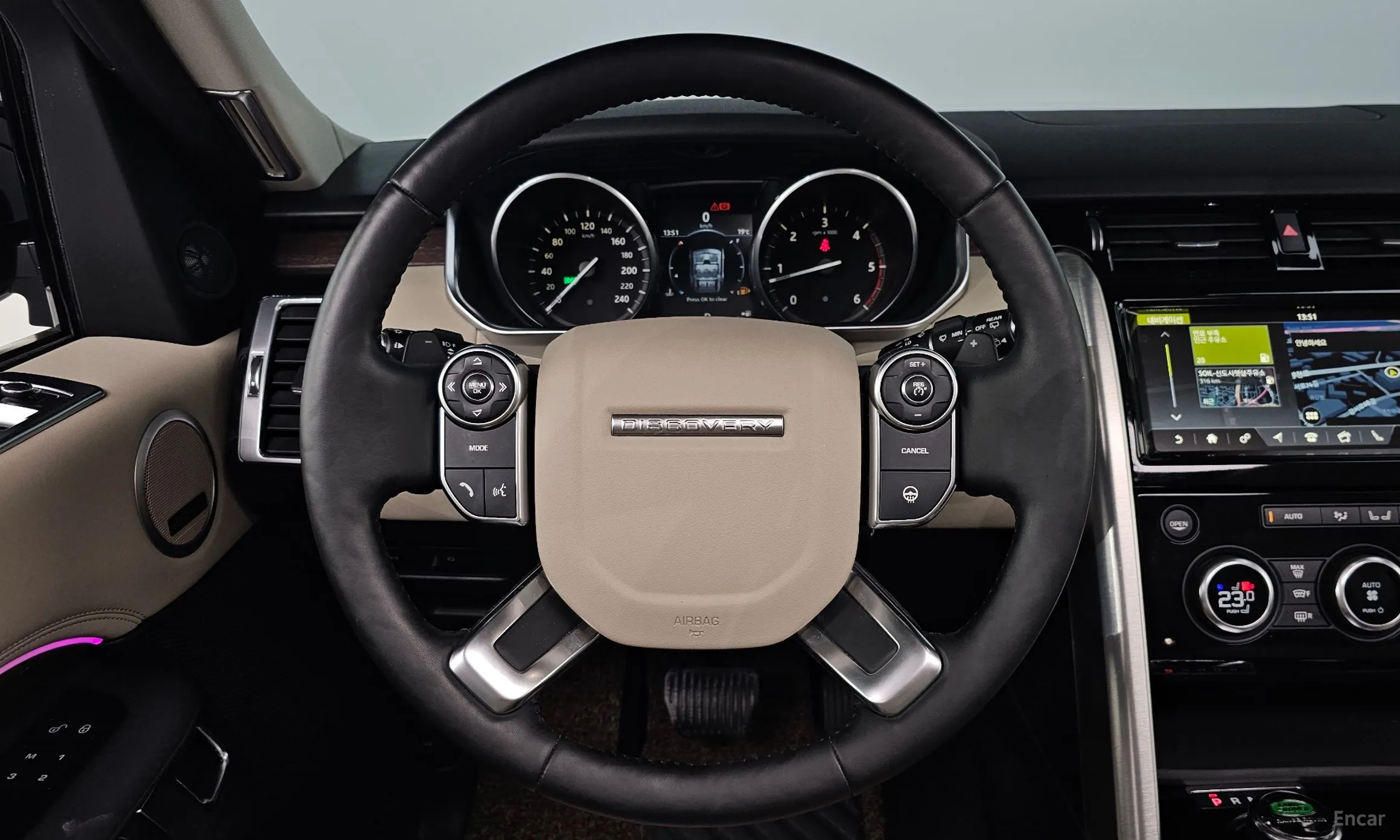 Land Rover Discovery 5 превью 13
