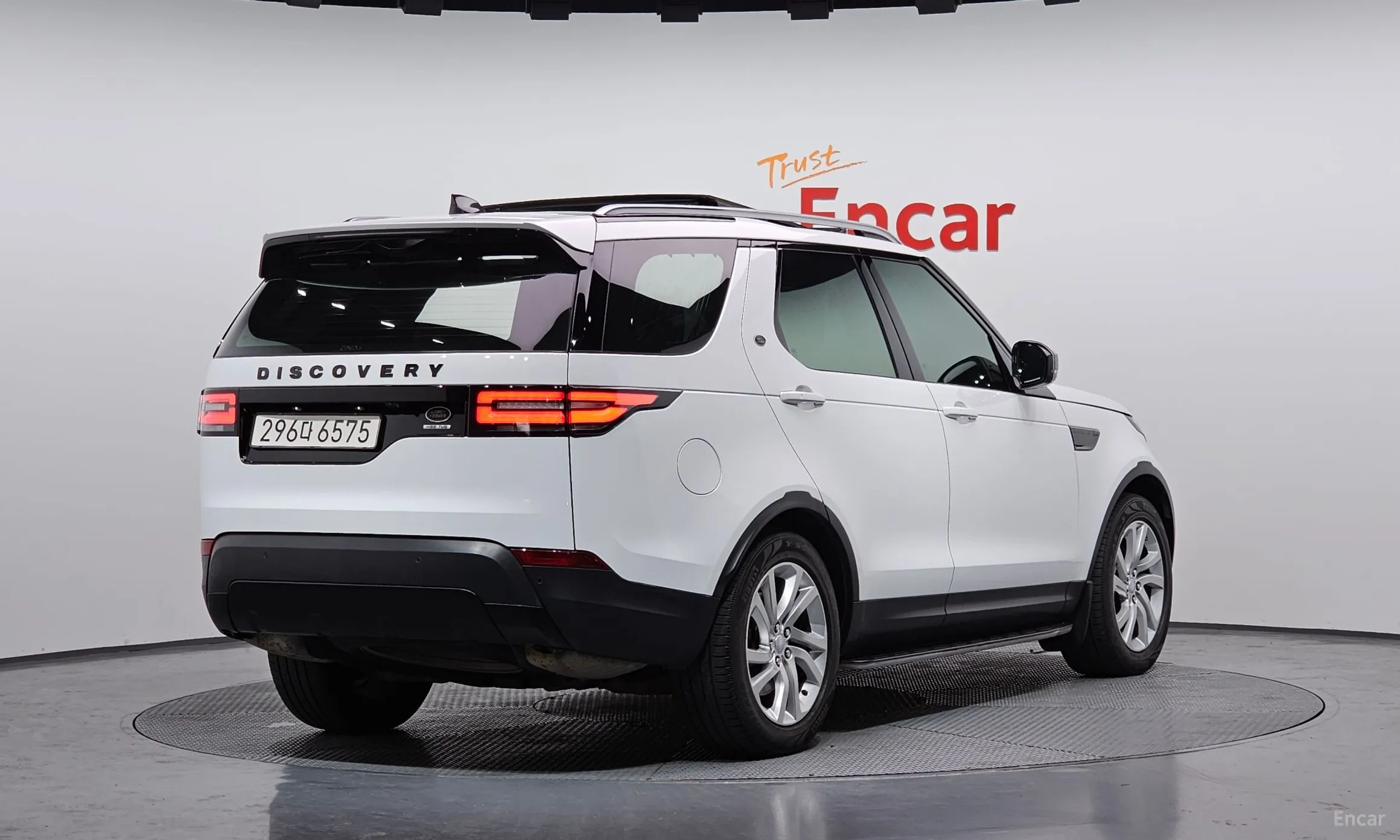 Land Rover Discovery 5 превью 2