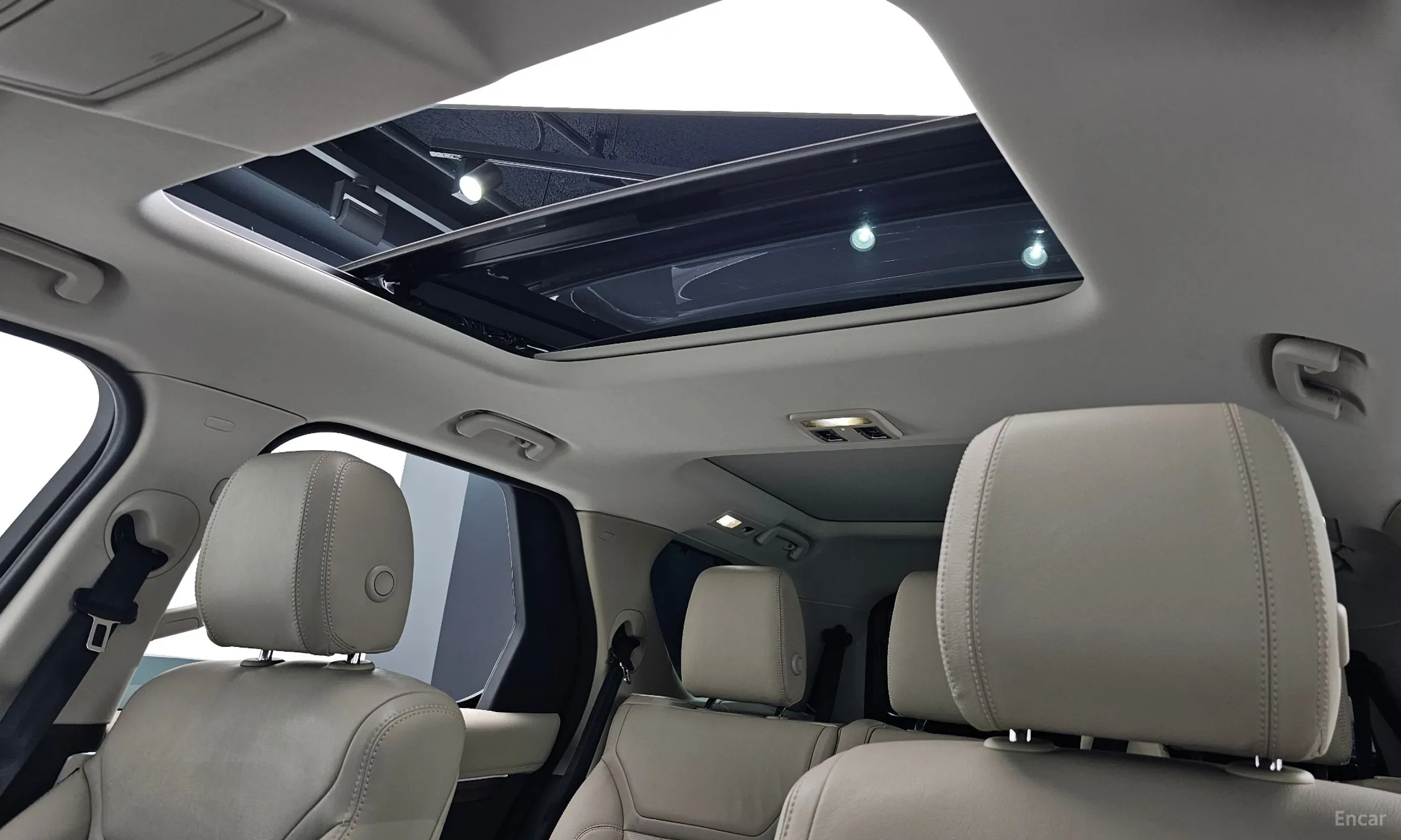 Land Rover Discovery 5 превью 17
