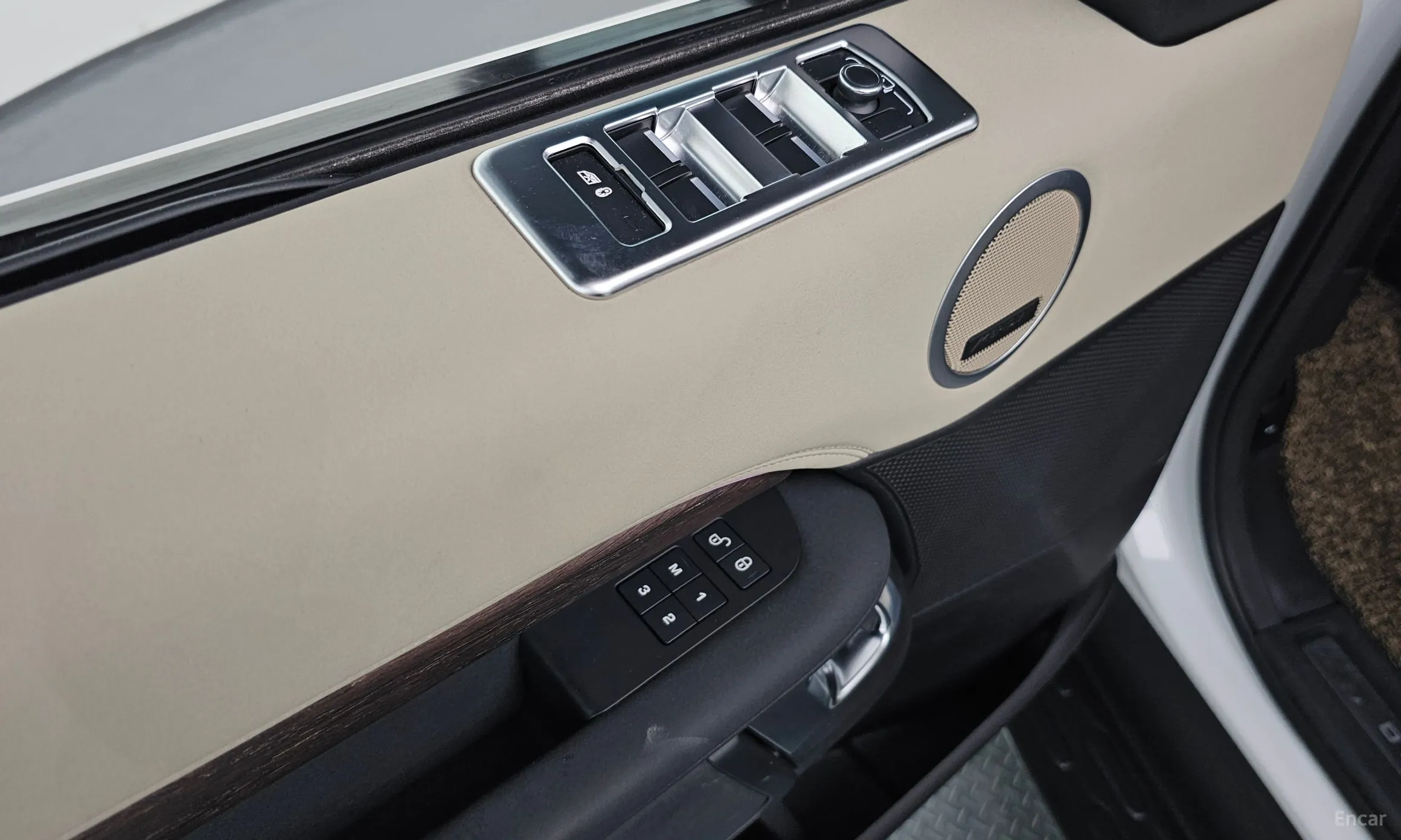Land Rover Discovery 5 превью 18