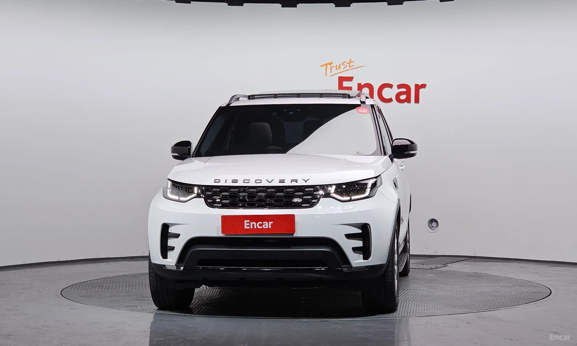 Land Rover Discovery 5 превью 3