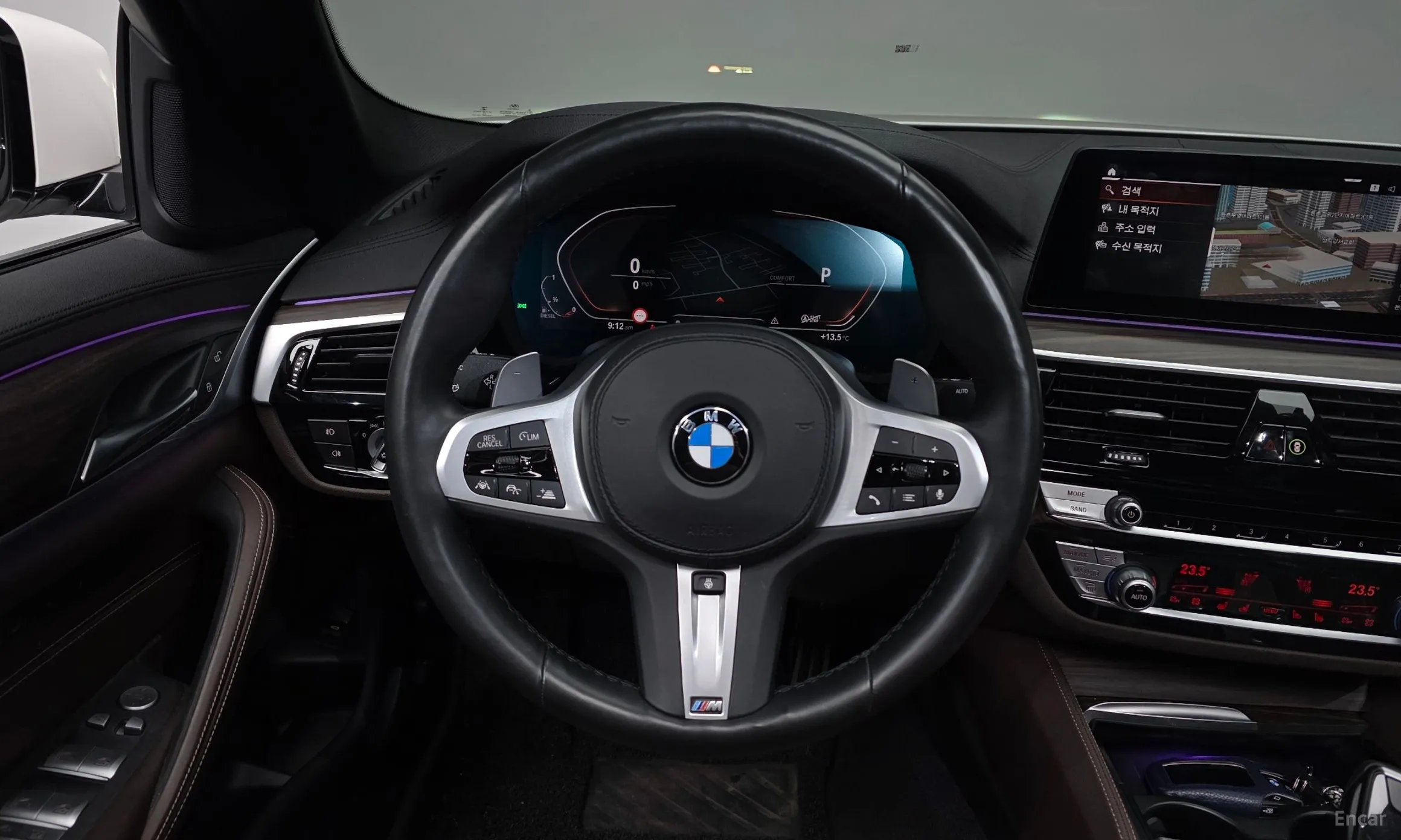 BMW 5 Series (G30) превью 13