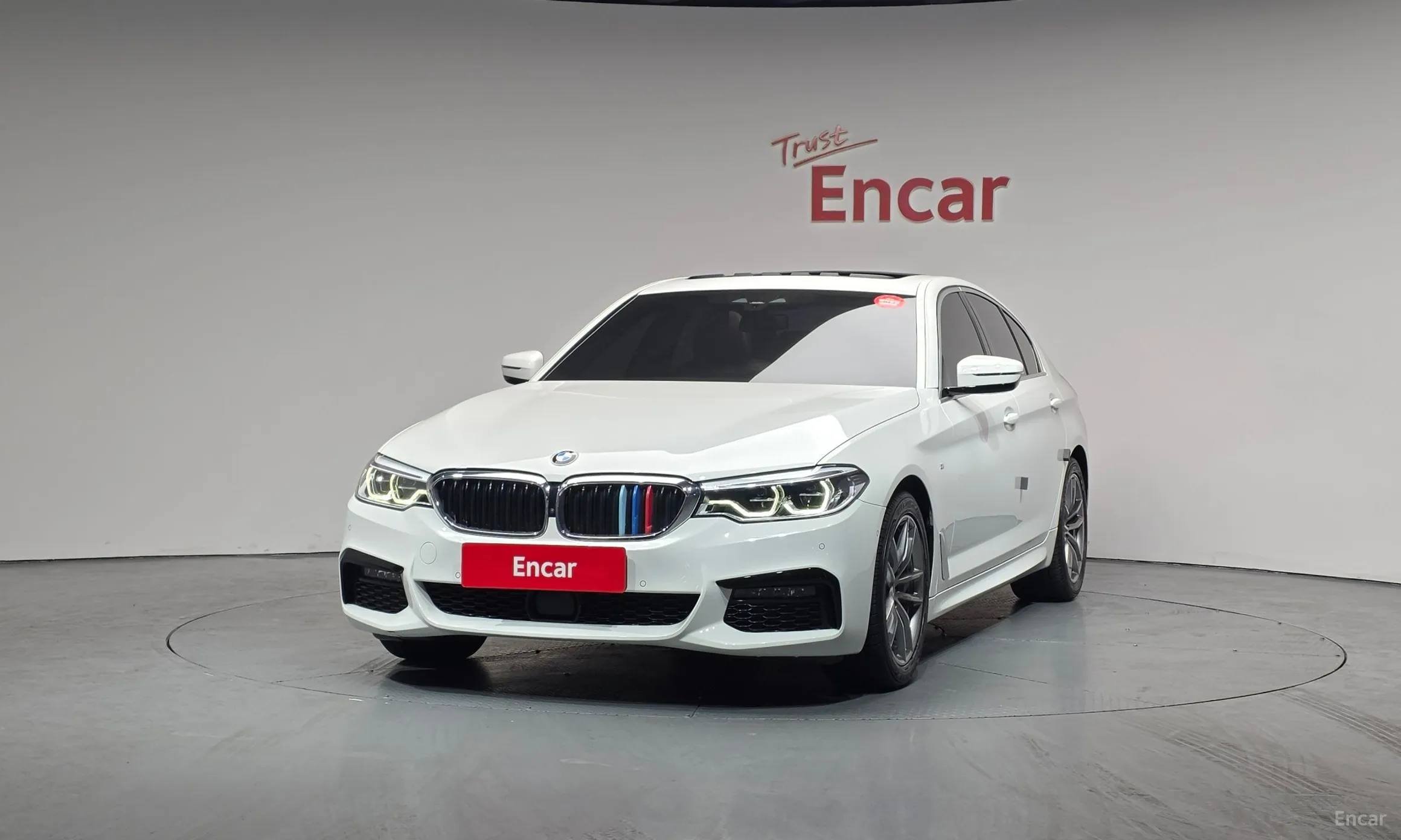 BMW 5 Series (G30) превью 3