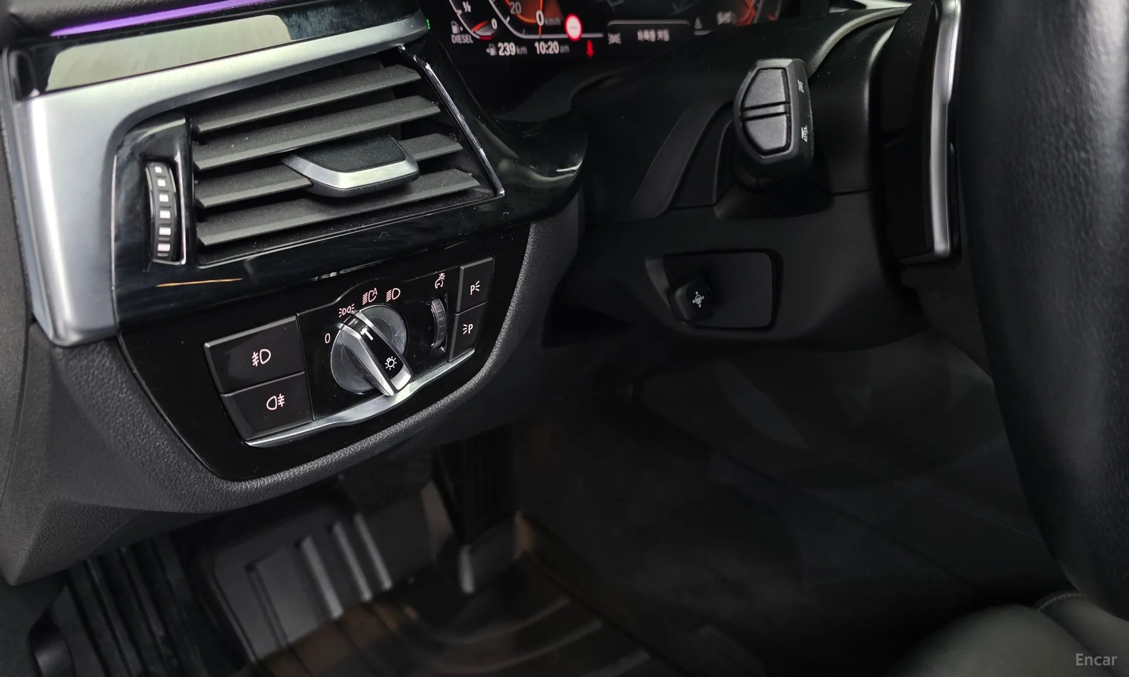 BMW 5 Series (G30) превью 14