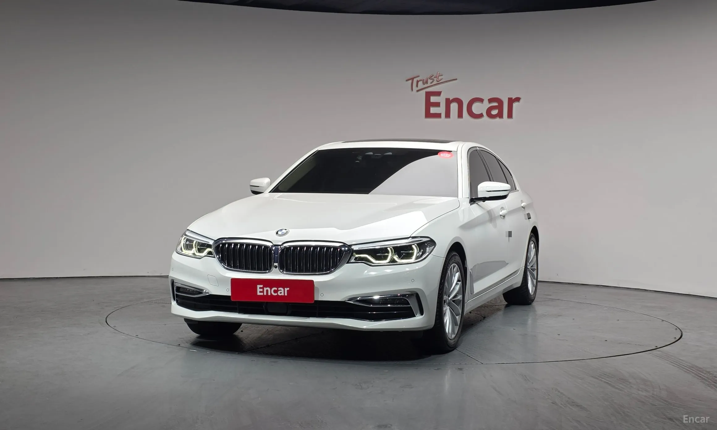 BMW 5 Series (G30) превью 3