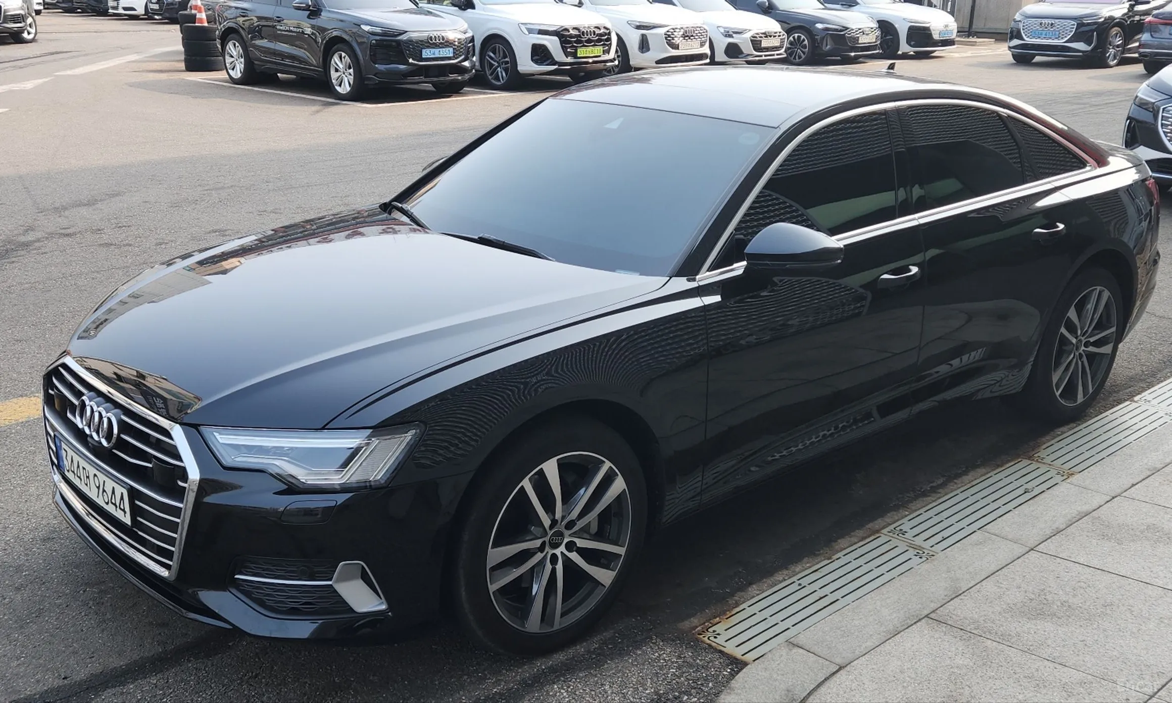 Audi A6 (C8)