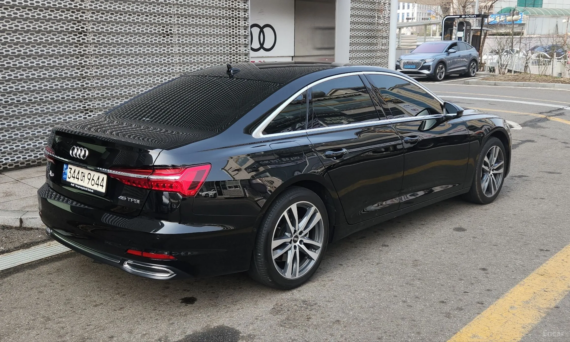 Audi A6 (C8)