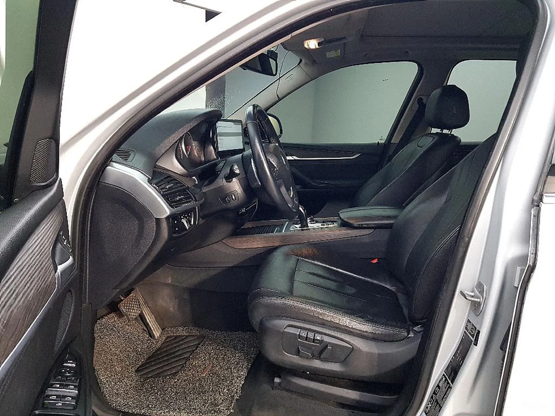 BMW X5 (F15) превью 8