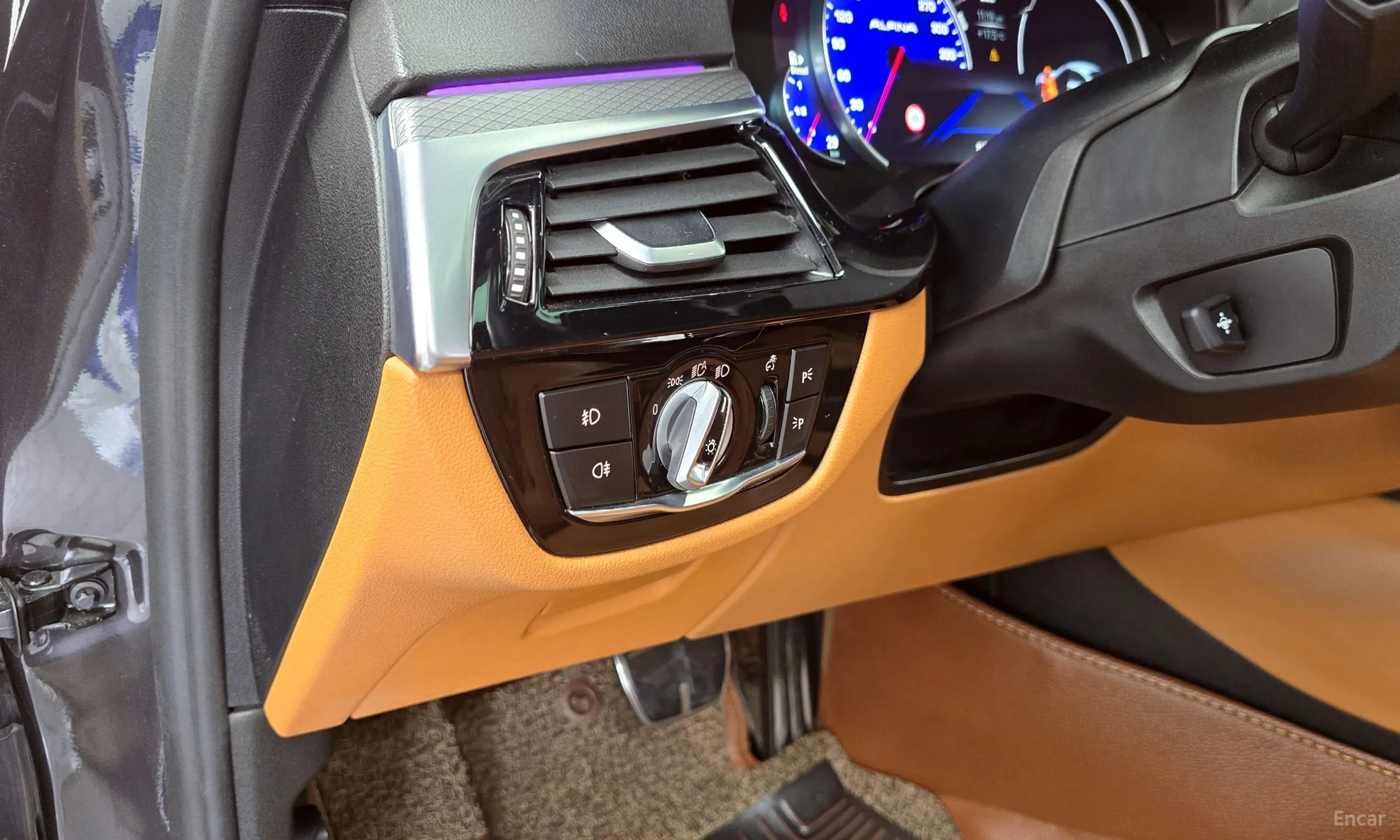 BMW 5 Series (G30) превью 16