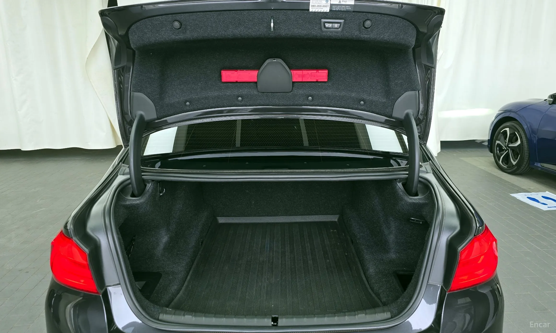 BMW 5 Series (G30) превью 20