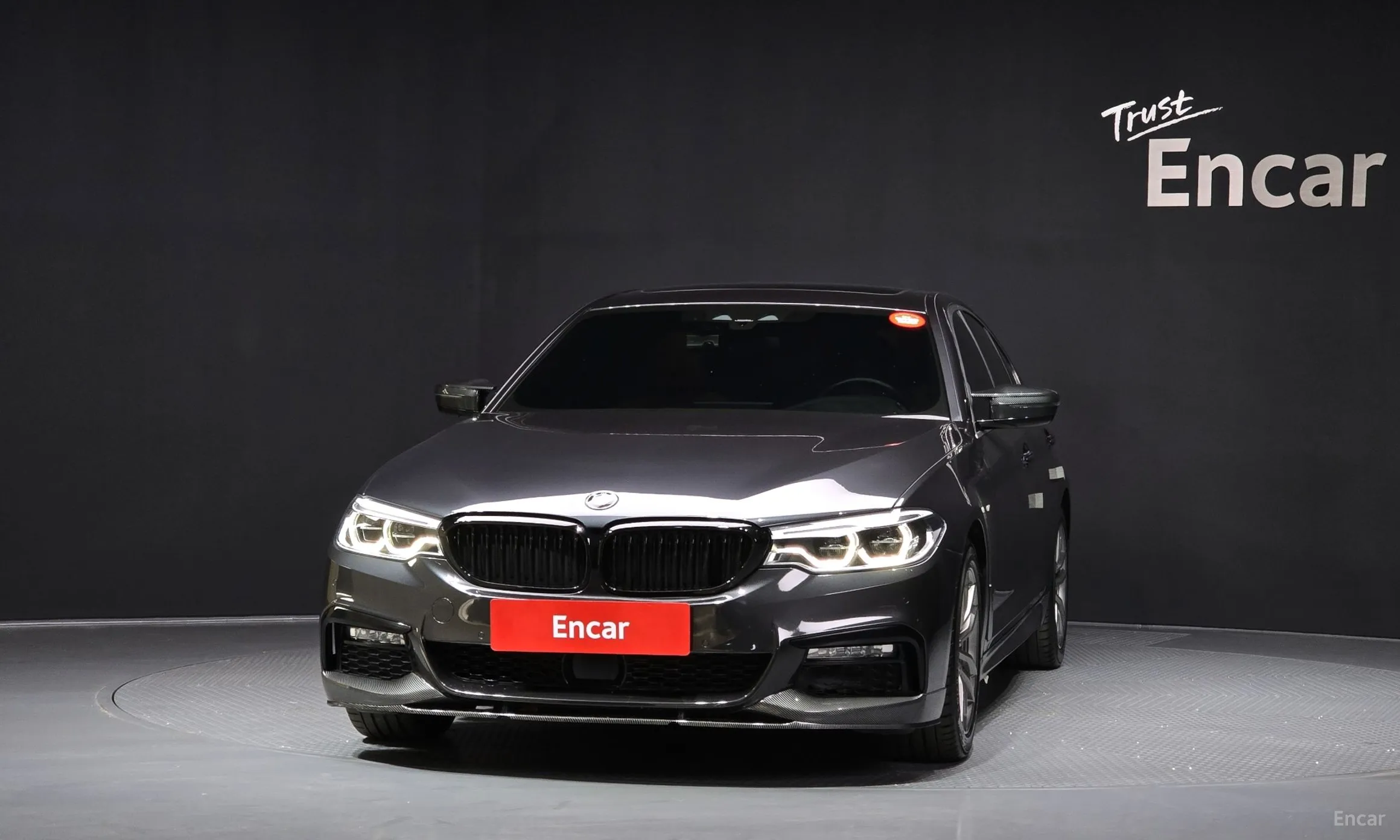 BMW 5 Series (G30) превью 3