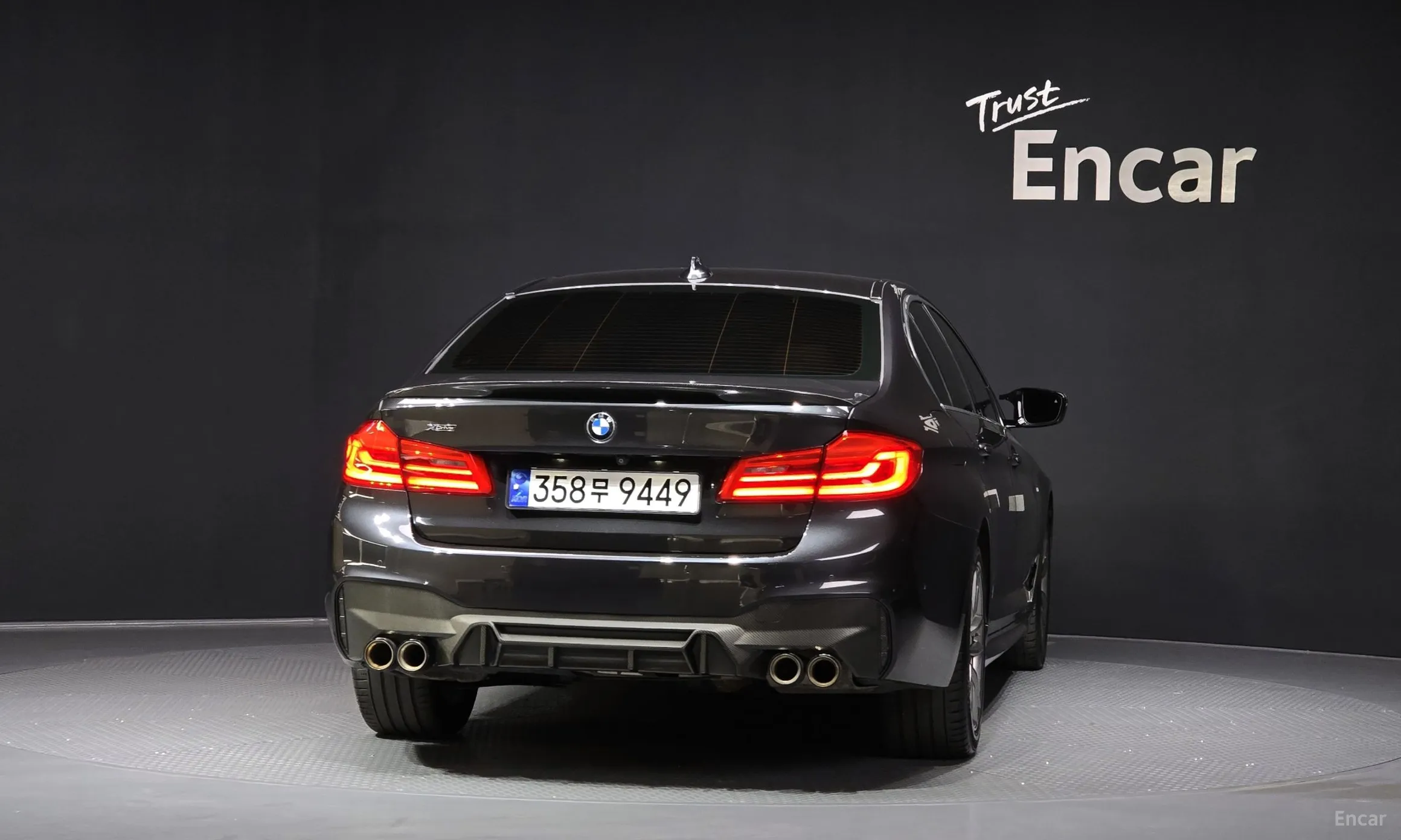 BMW 5 Series (G30) превью 4
