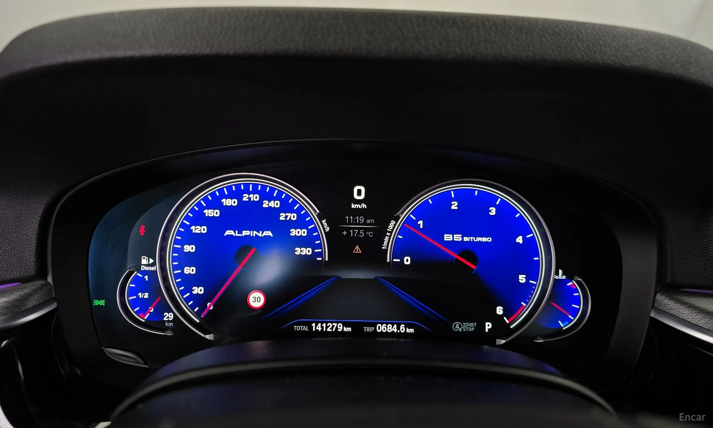 BMW 5 Series (G30) превью 8
