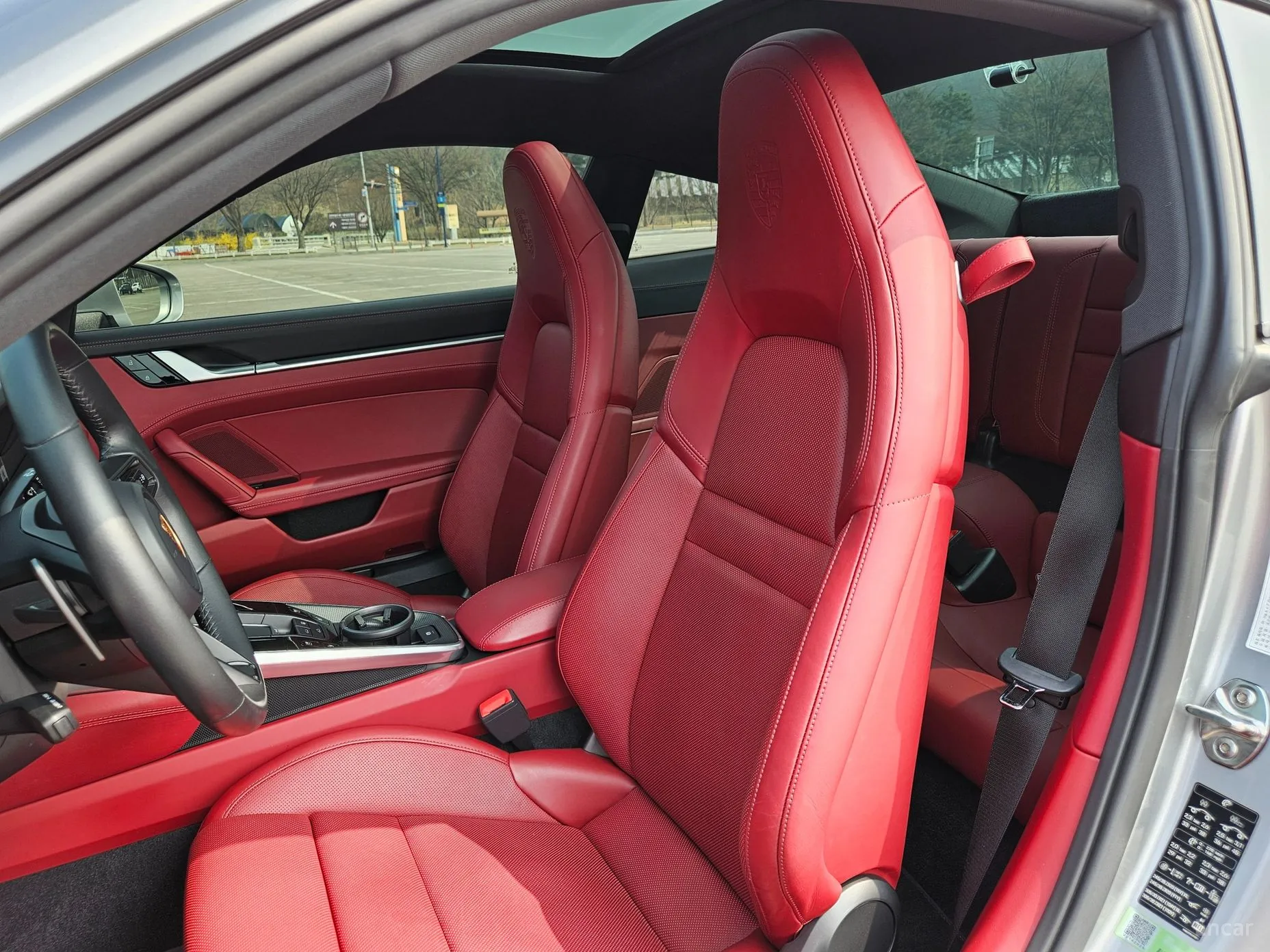 Porsche 911 (992) превью 10