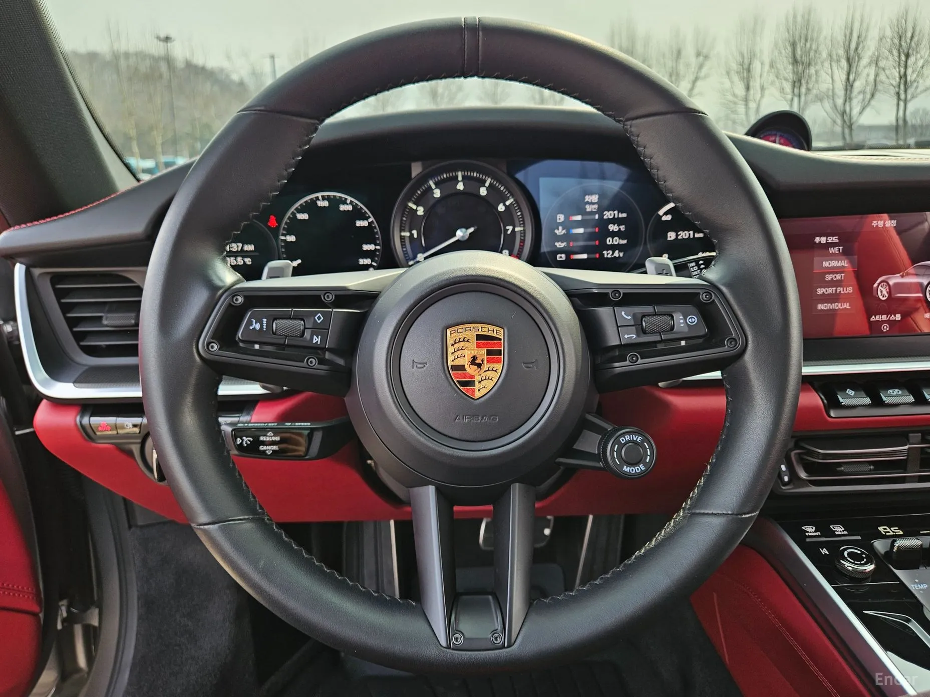 Porsche 911 (992) превью 11