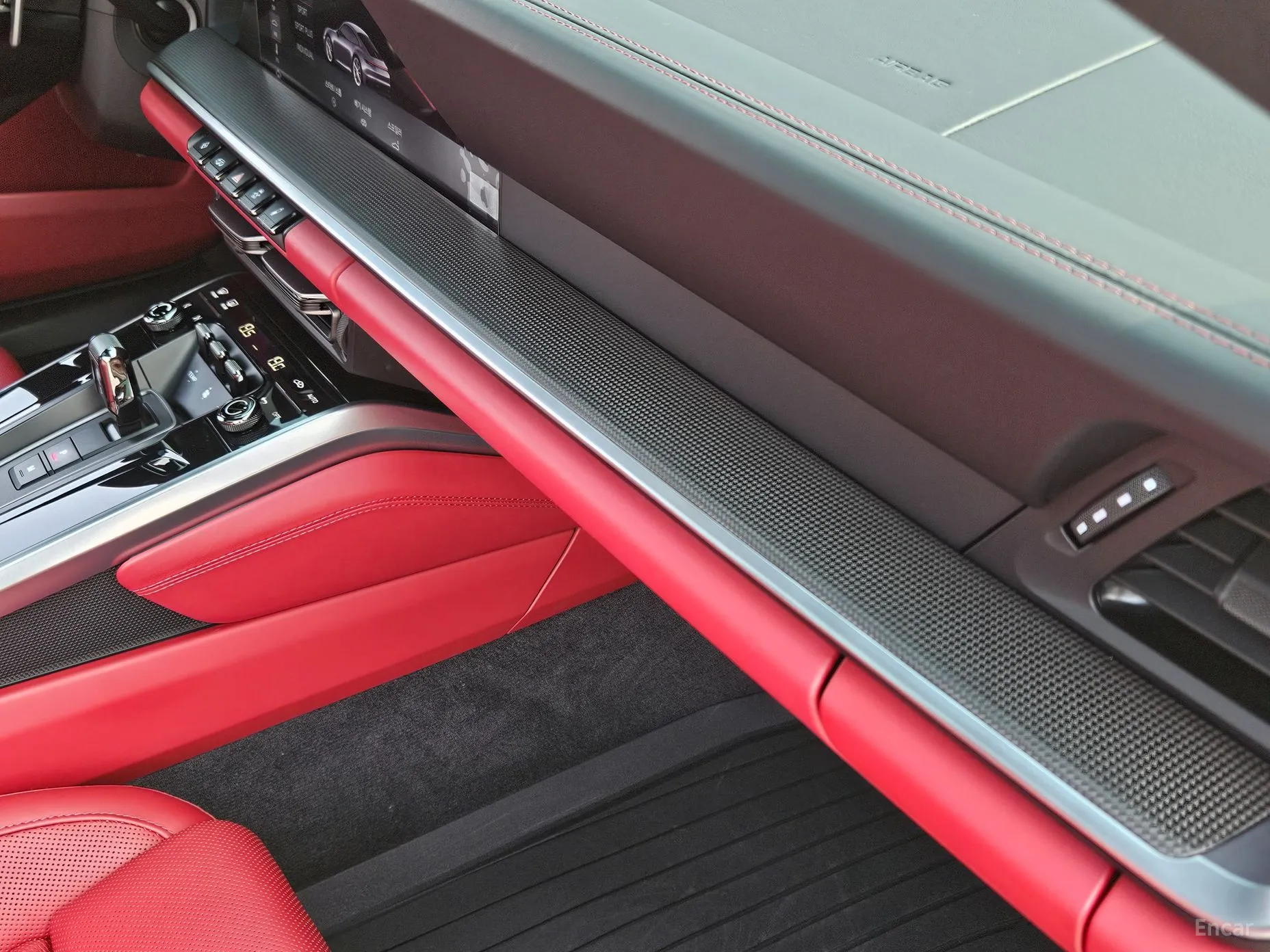Porsche 911 (992) превью 14