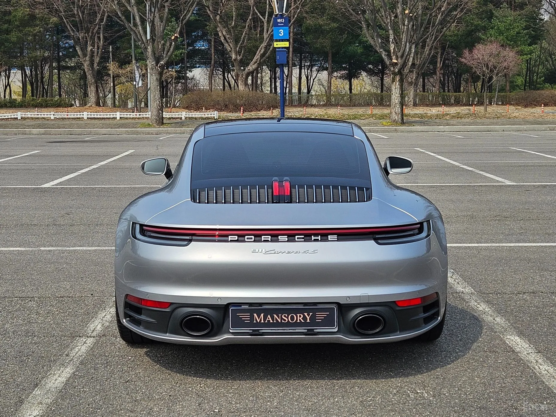 Porsche 911 (992) превью 4