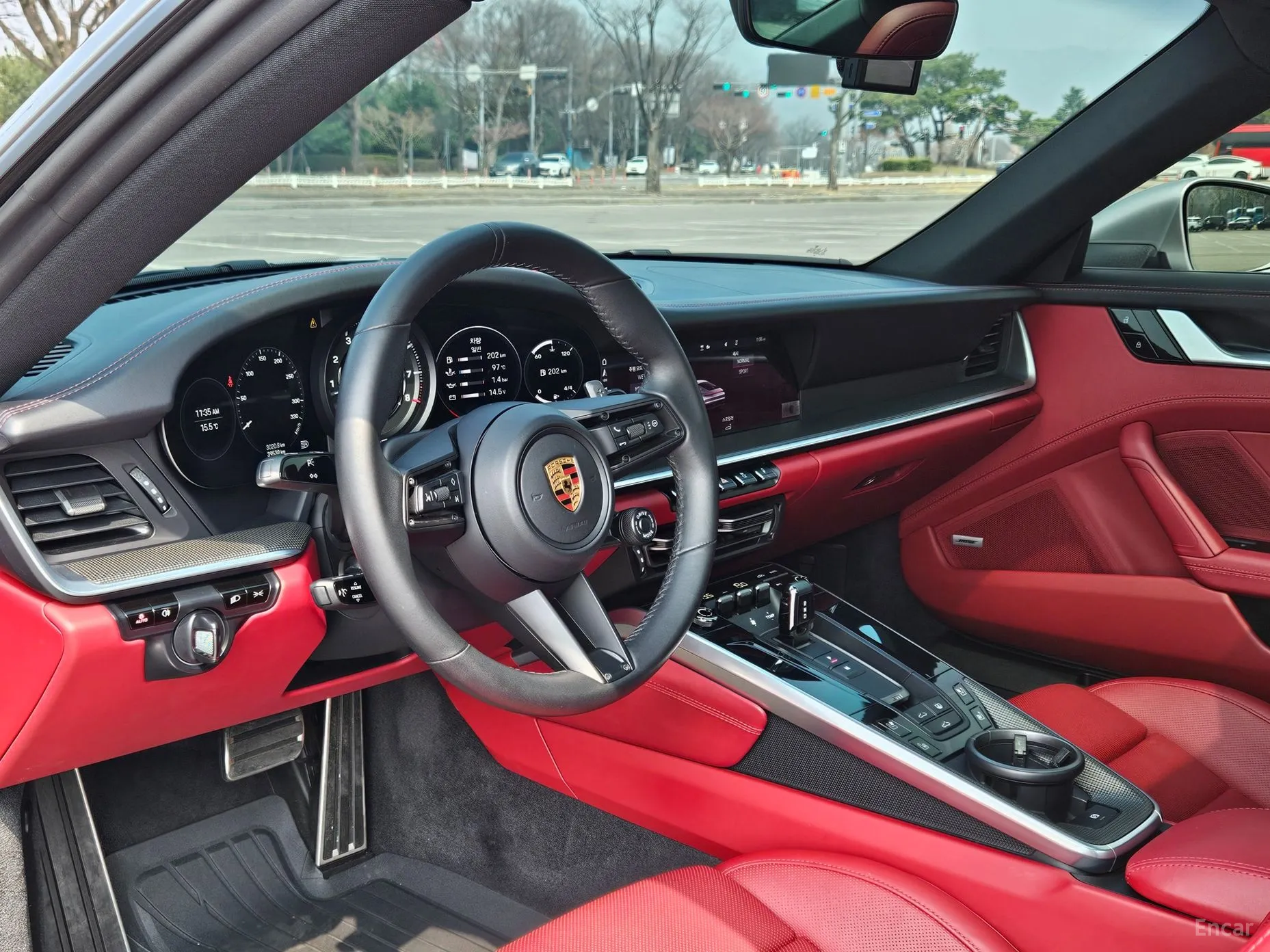 Porsche 911 (992) превью 7