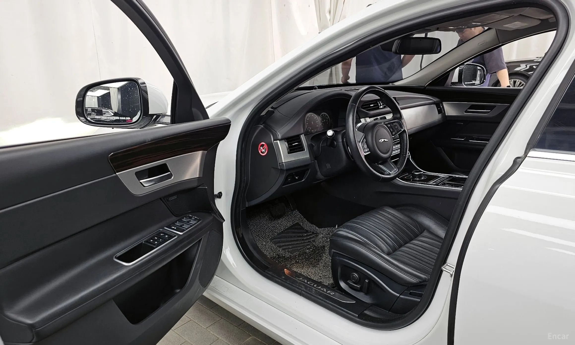 Jaguar XF (x260) превью 10