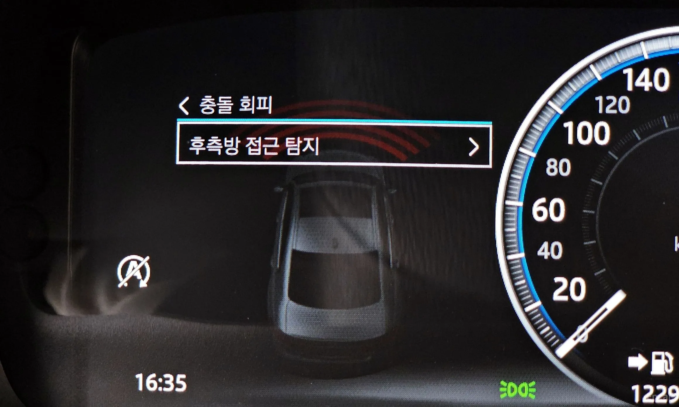 Jaguar XF (x260) превью 16