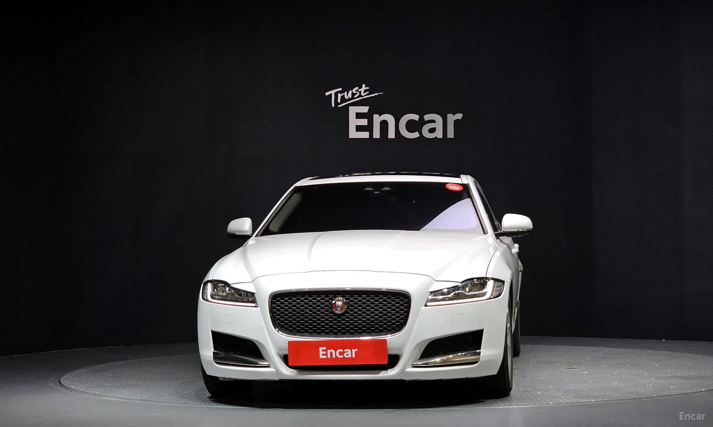 Jaguar XF (x260) превью 3