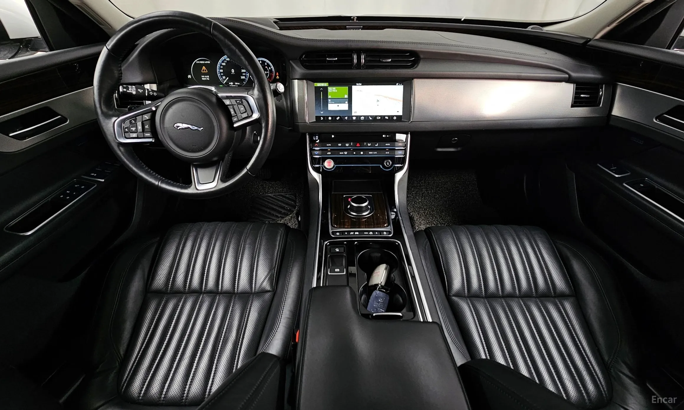 Jaguar XF (x260) превью 7