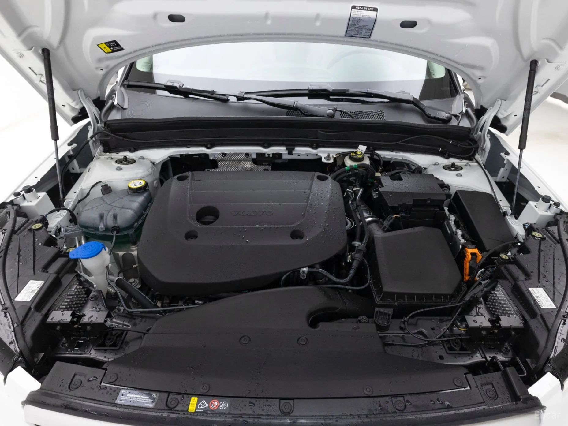 Volvo XC40 превью 6