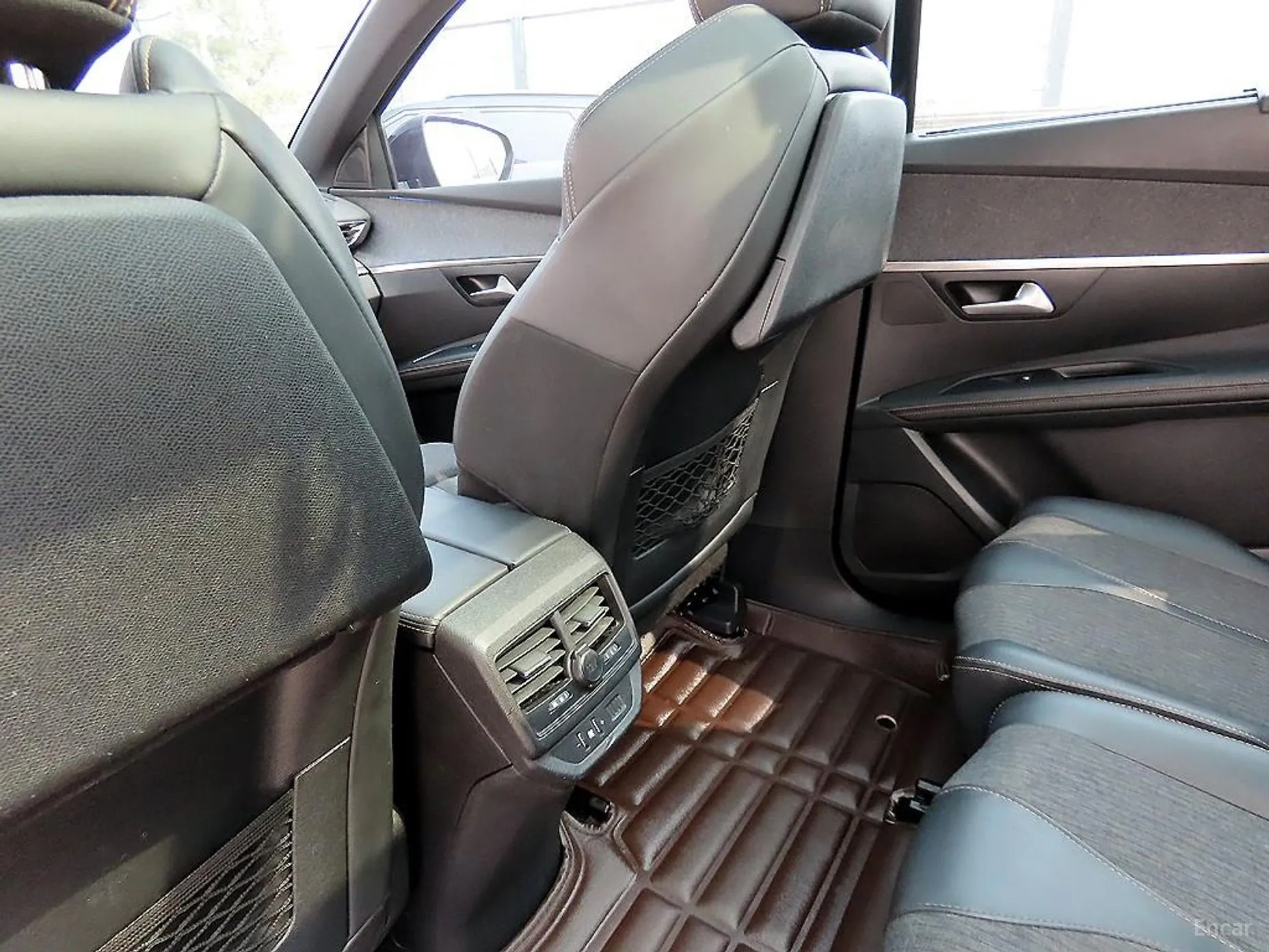 Peugeot 5008 2nd generation превью 15