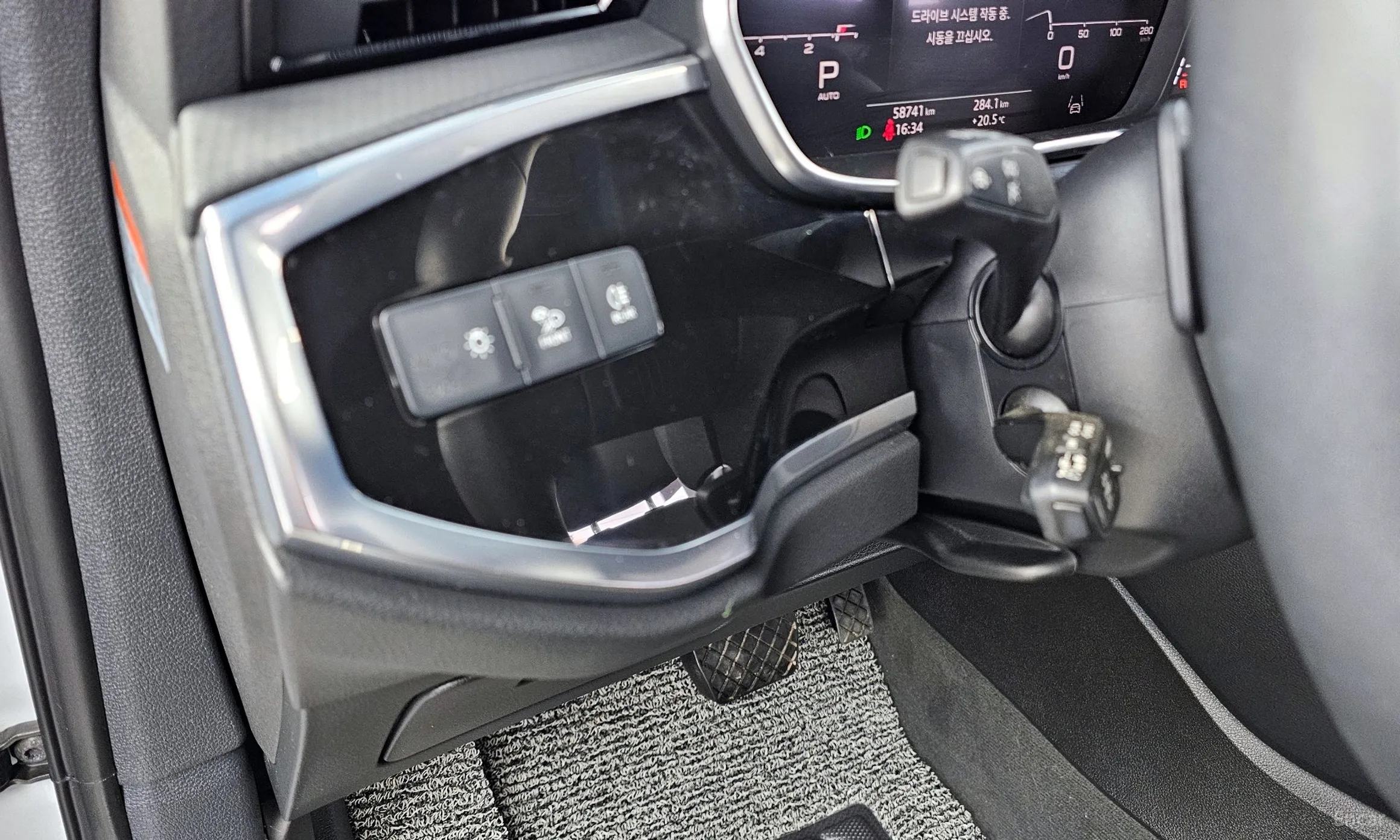 Audi Q3 (F3) превью 16