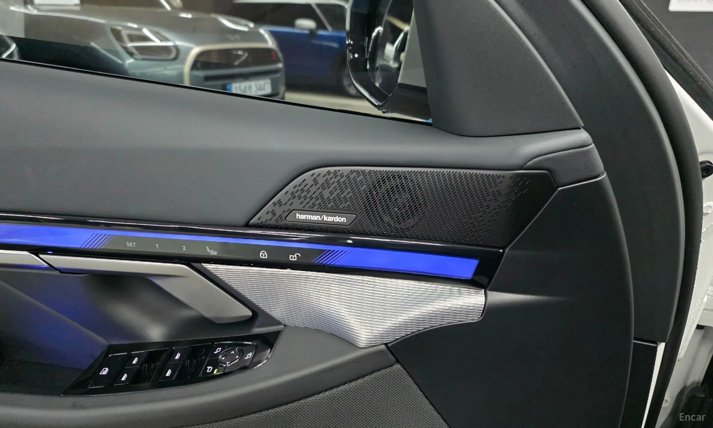 BMW 5 Series (G60) превью 15