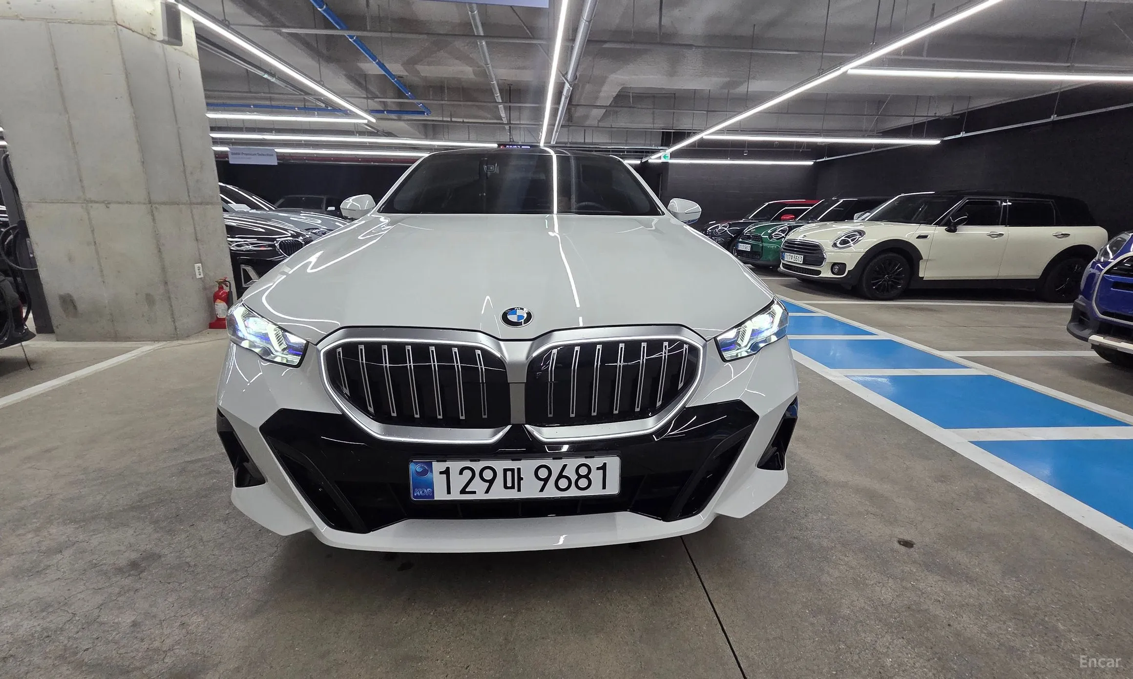 BMW 5 Series (G60) превью 3