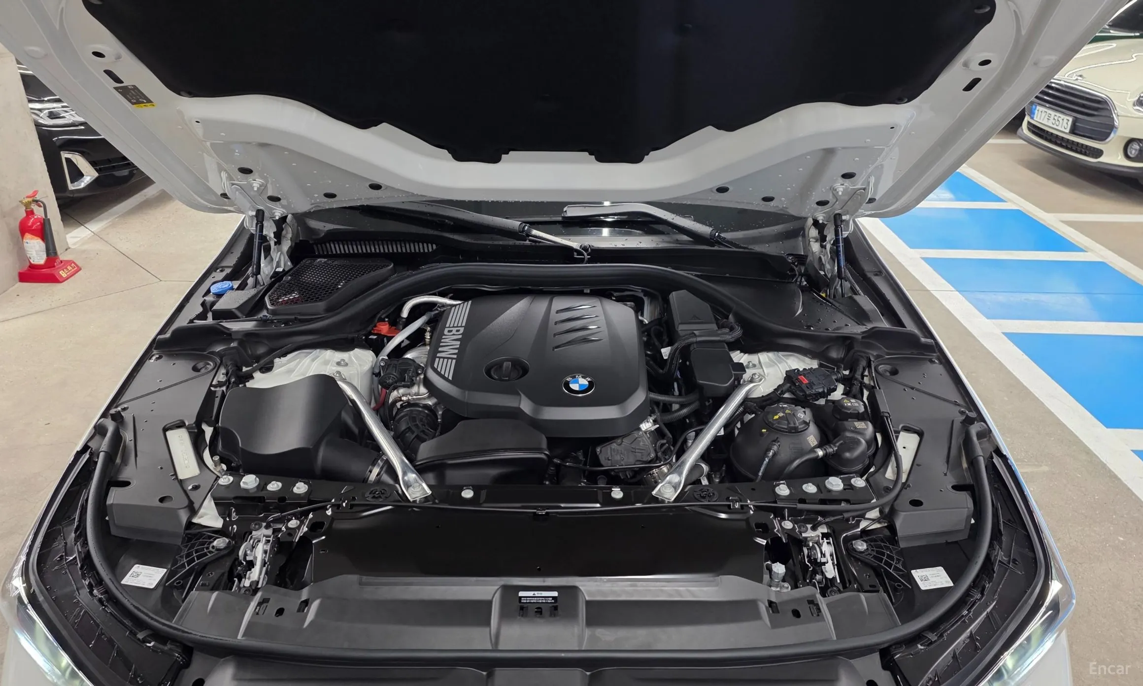 BMW 5 Series (G60) превью 6