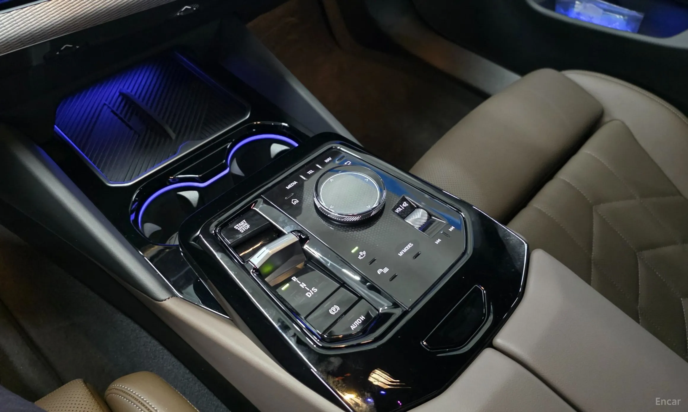 BMW 5 Series (G60) превью 9