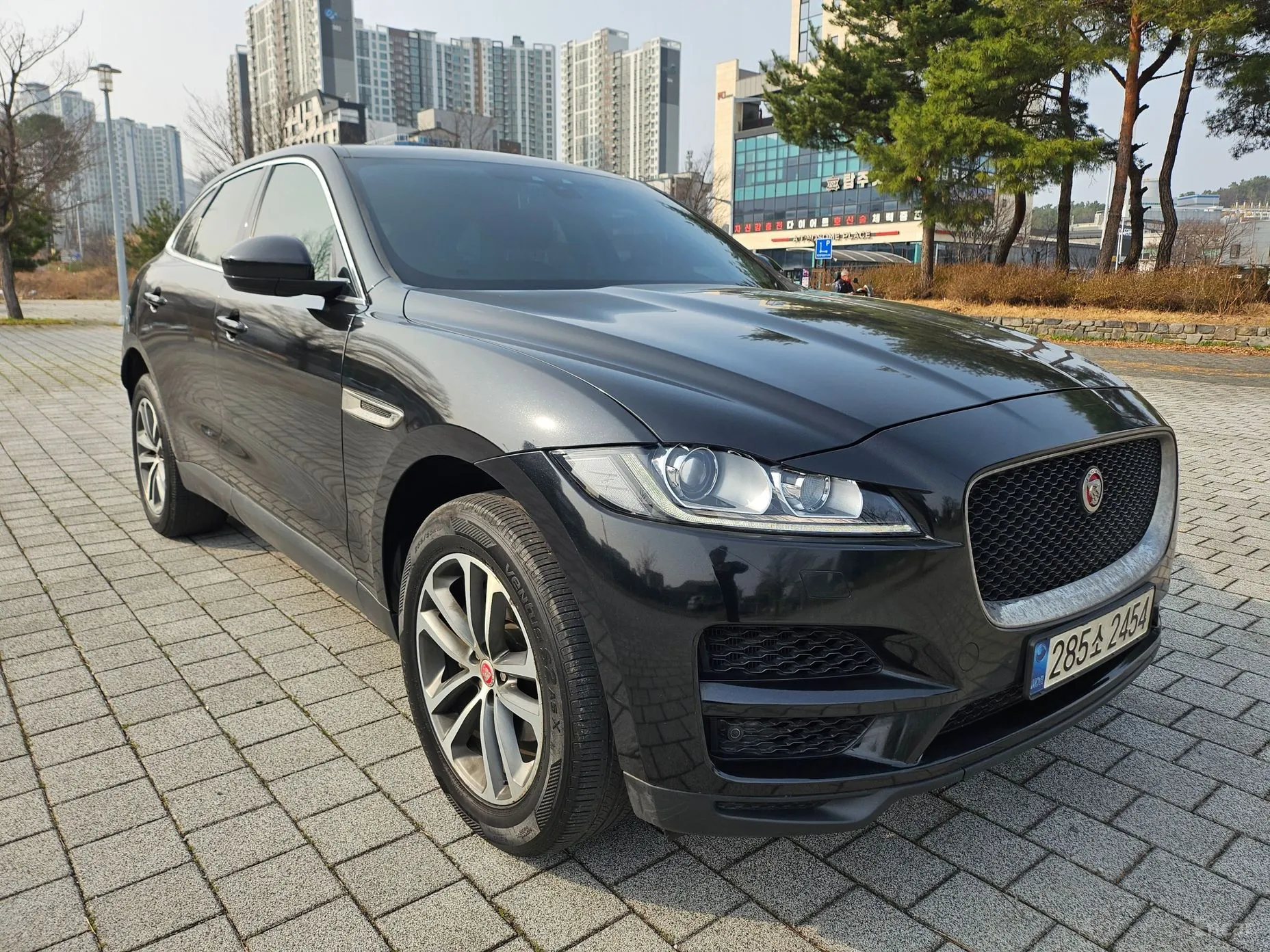 Jaguar F-PACE превью 3