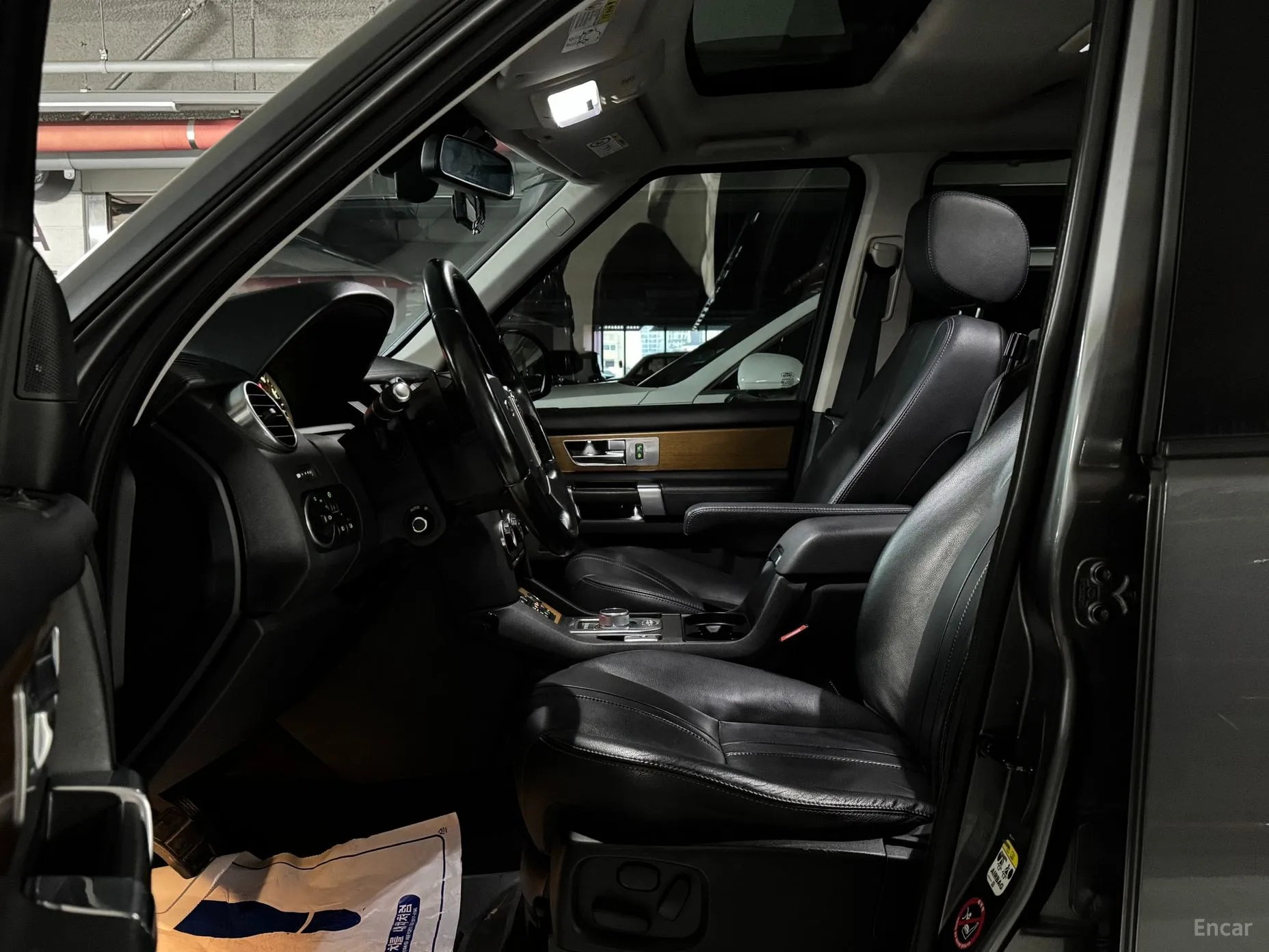 Land Rover Discovery 4 превью 10