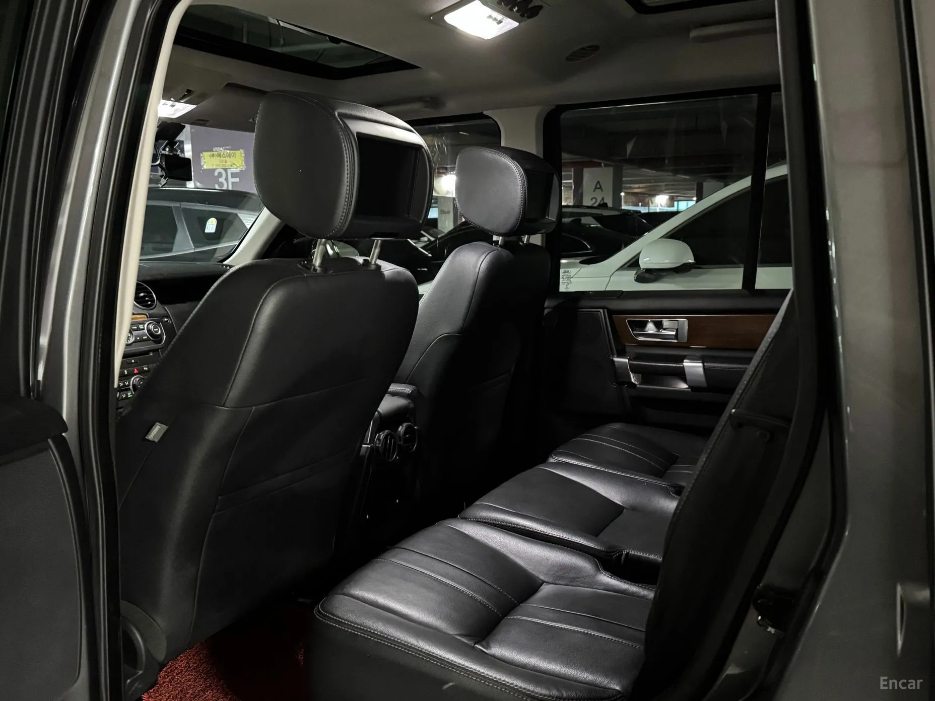Land Rover Discovery 4 превью 11