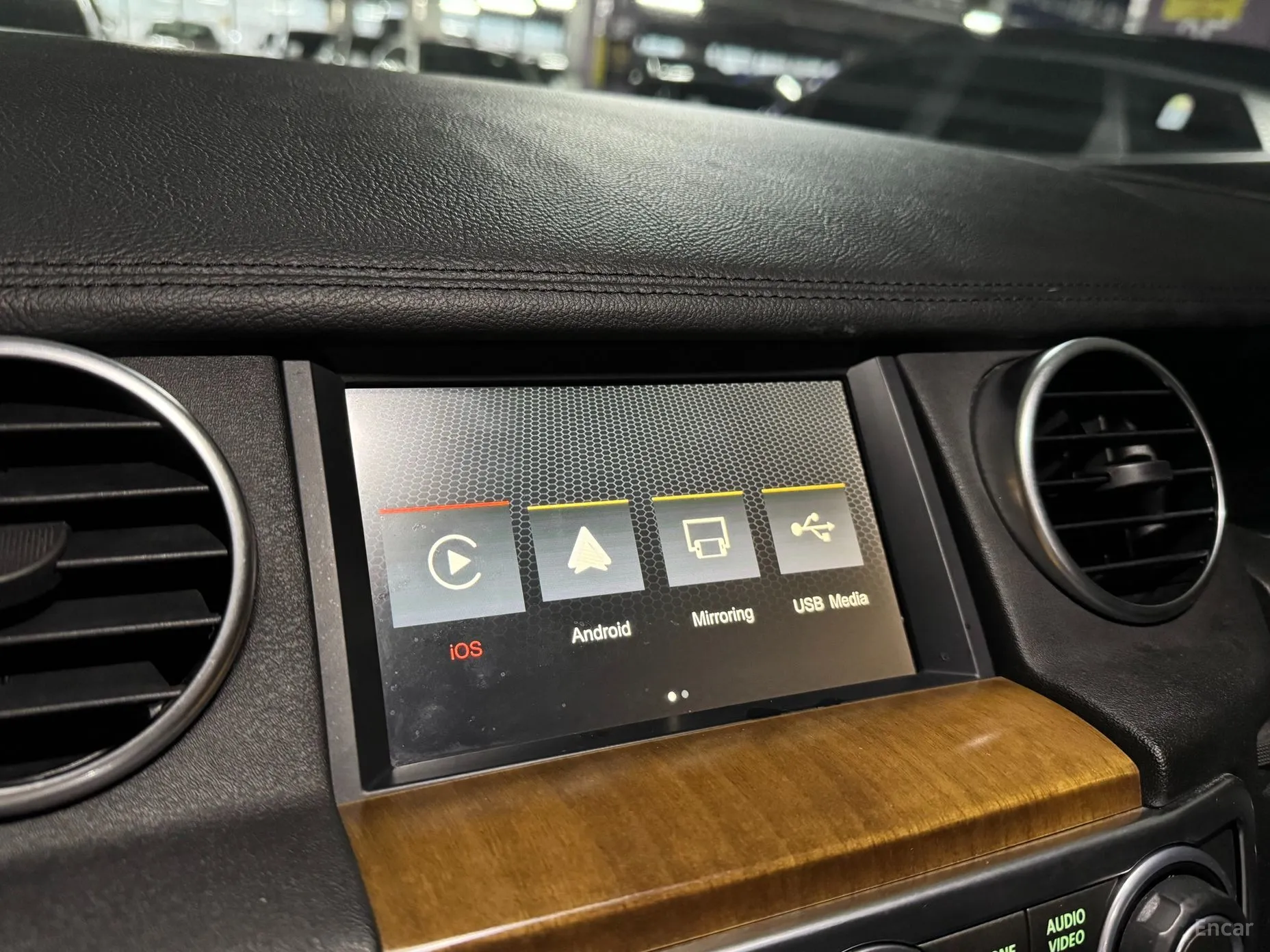 Land Rover Discovery 4 превью 14