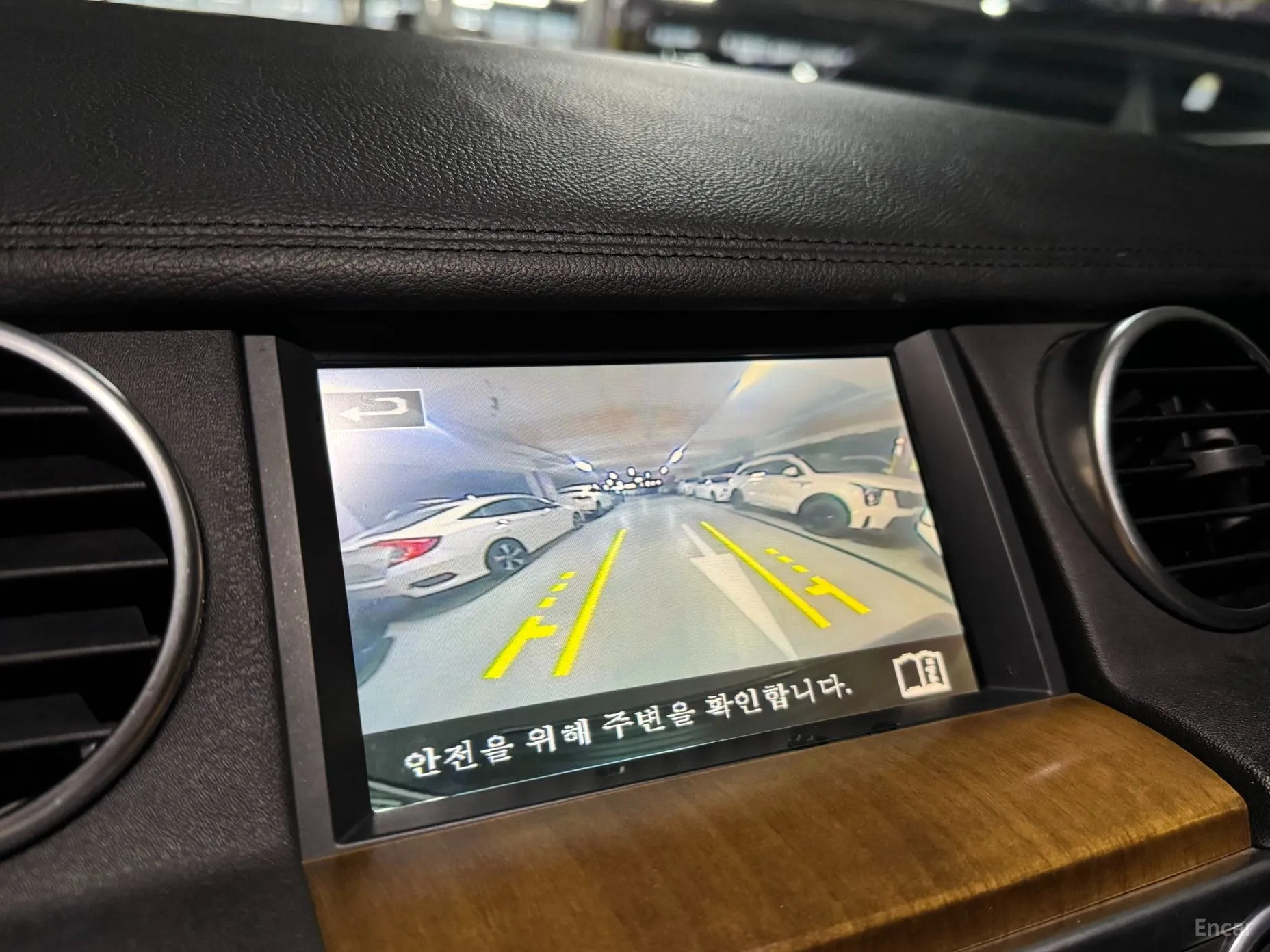 Land Rover Discovery 4 превью 15