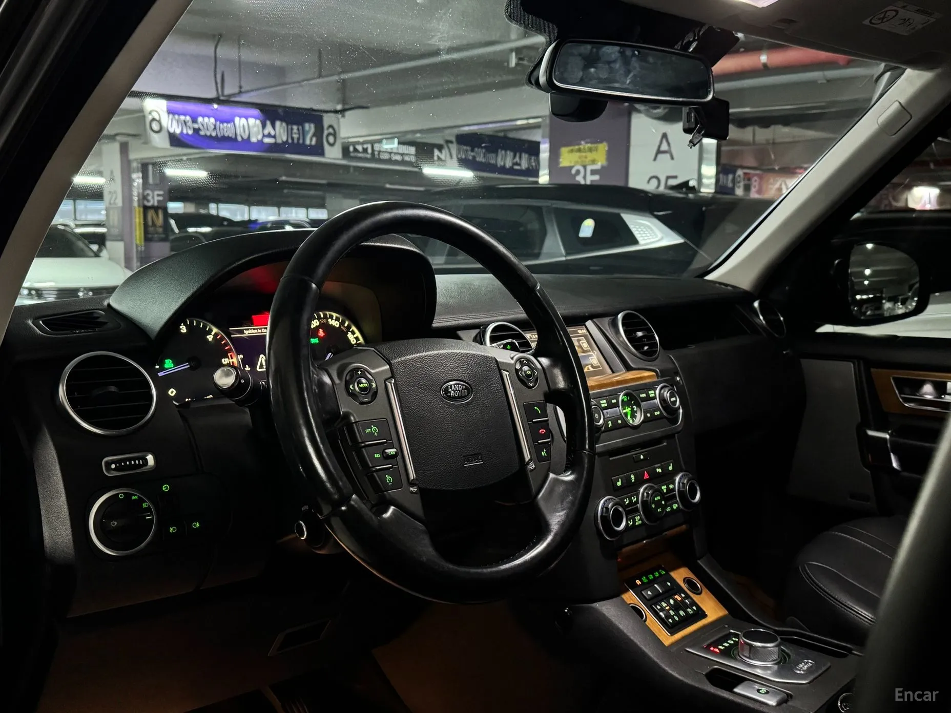 Land Rover Discovery 4 превью 9